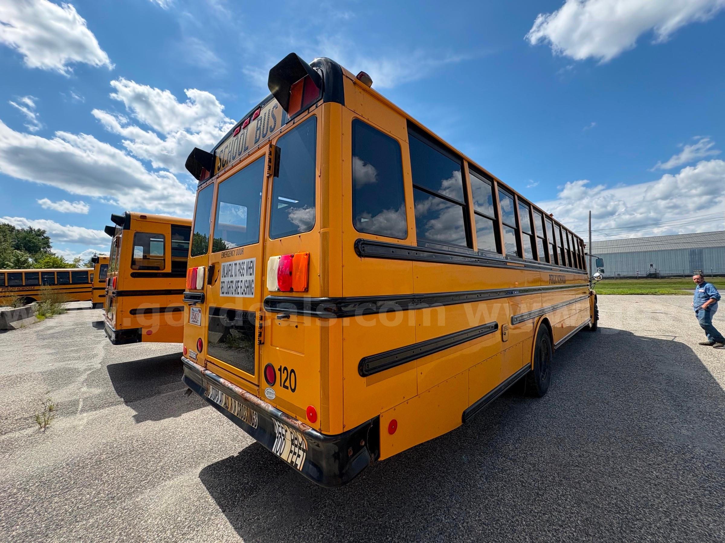 2015 Freightliner B2 Bus Chassis Freightliner B2 Bus Chassis Government Surplus Auction - Photo #4
