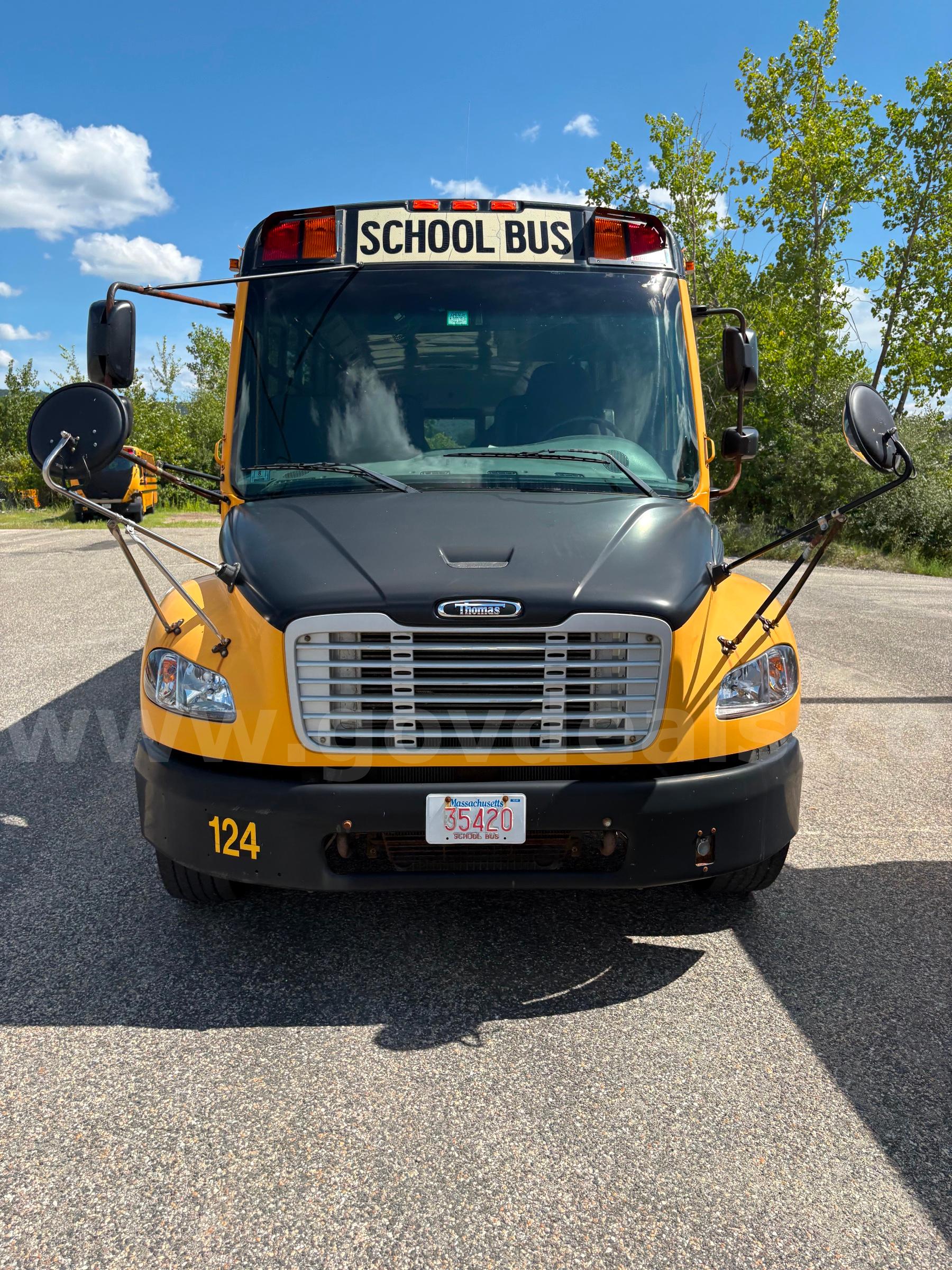 2015 Freightliner B2 Bus Chassis Freightliner B2 Bus Chassis Government Surplus Auction - Photo #2