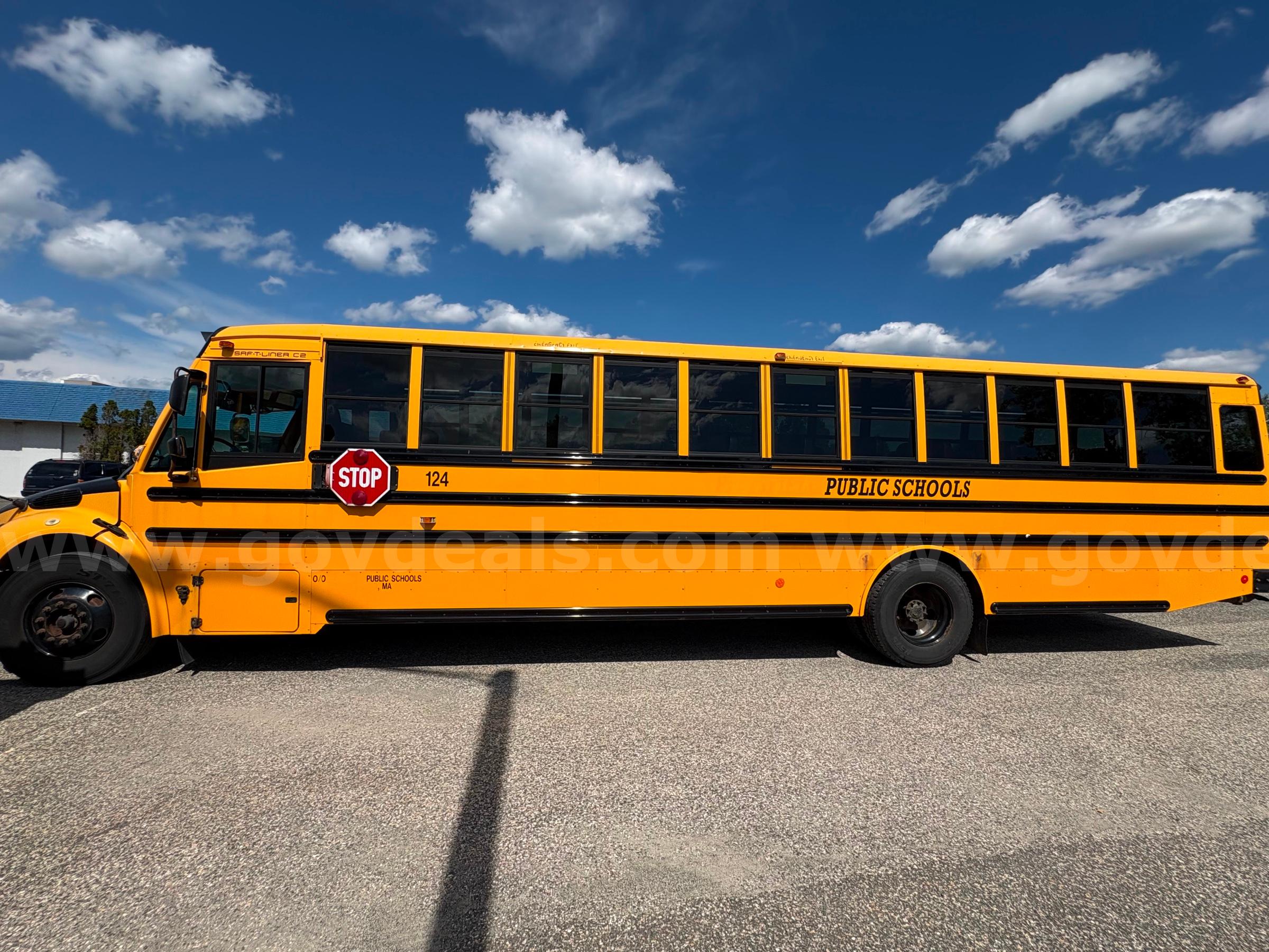 2015 Freightliner B2 Bus Chassis Freightliner B2 Bus Chassis Government Surplus Auction - Photo #5