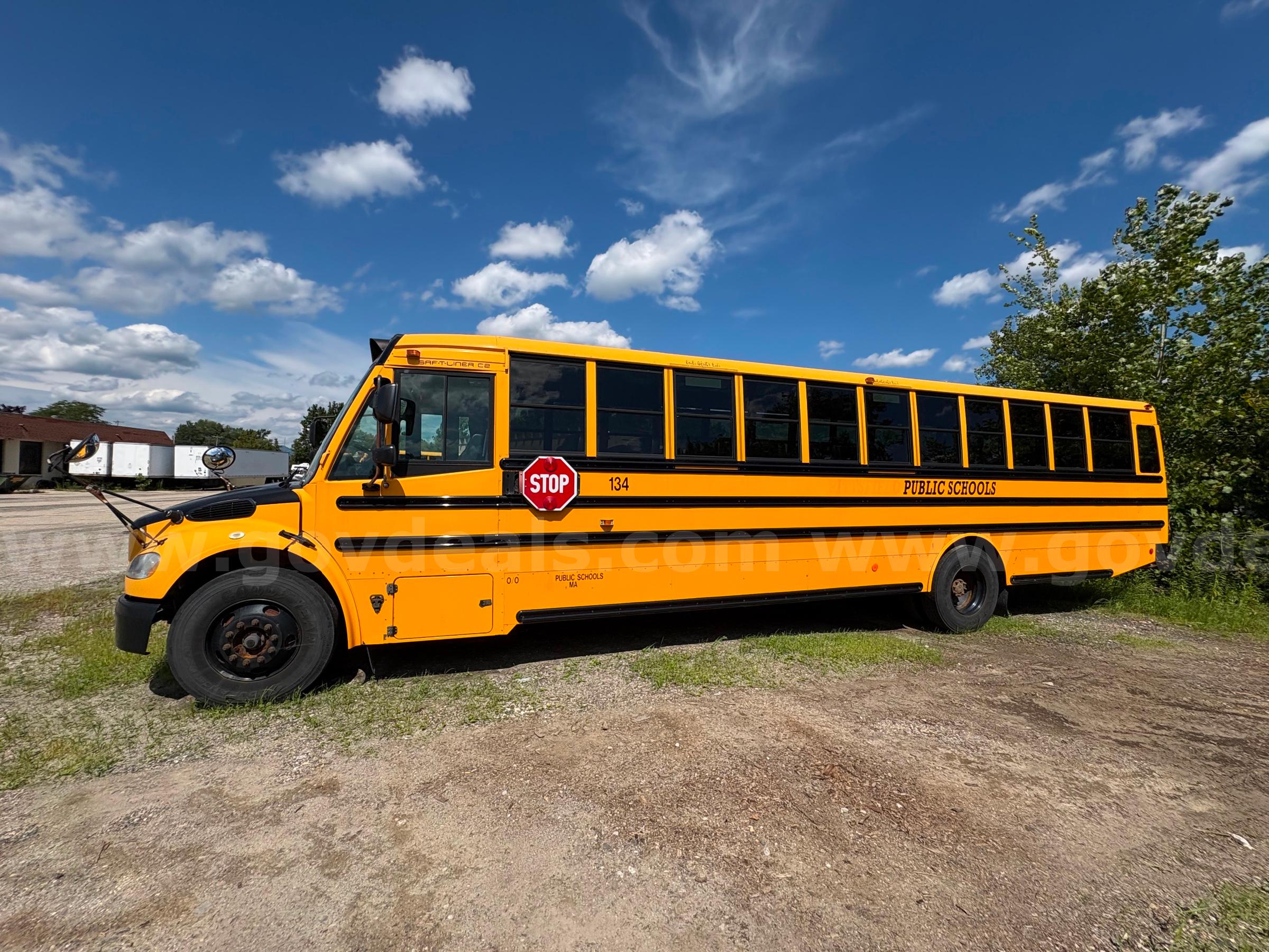 2015 Freightliner B2 Bus Chassis Freightliner B2 Bus Chassis Government Surplus Auction - Photo #4
