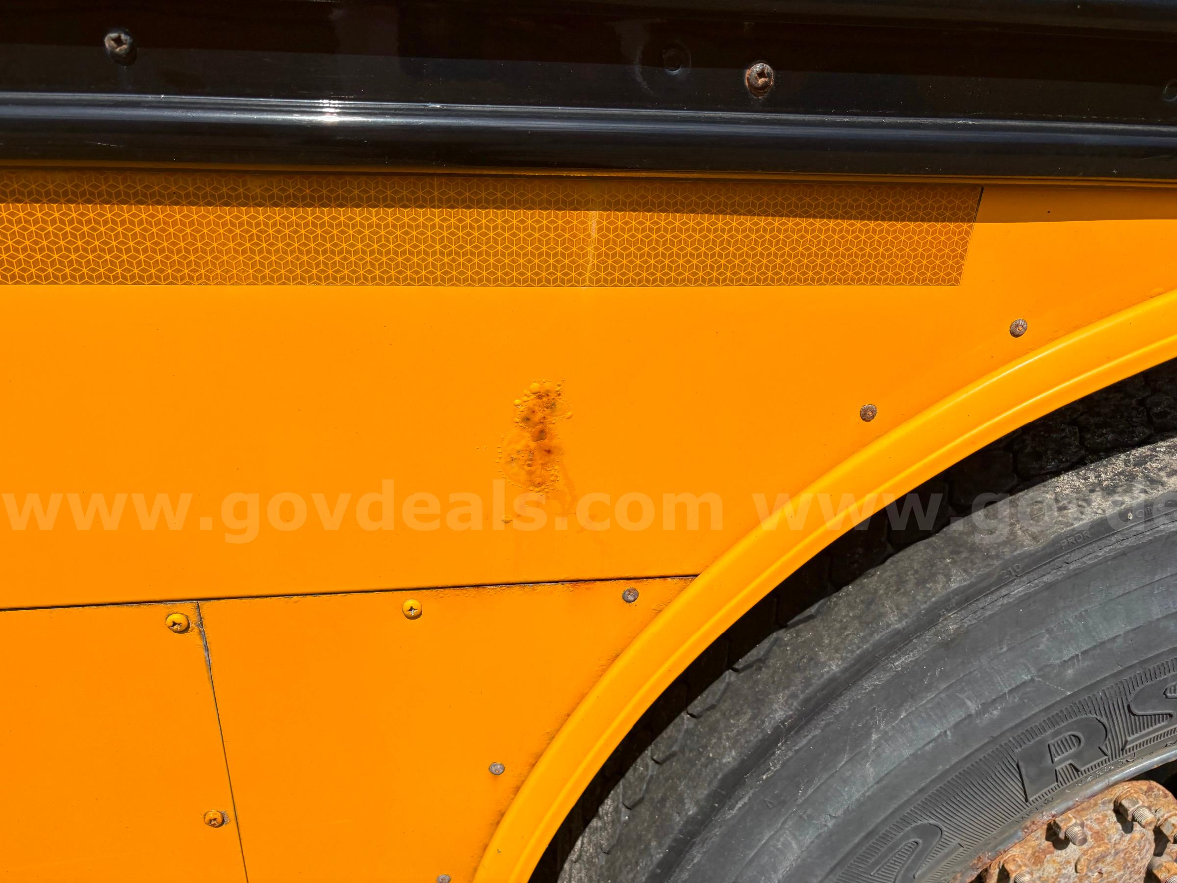 2015 Freightliner B2 Bus Chassis Freightliner B2 Bus Chassis Government Surplus Auction - Photo #6