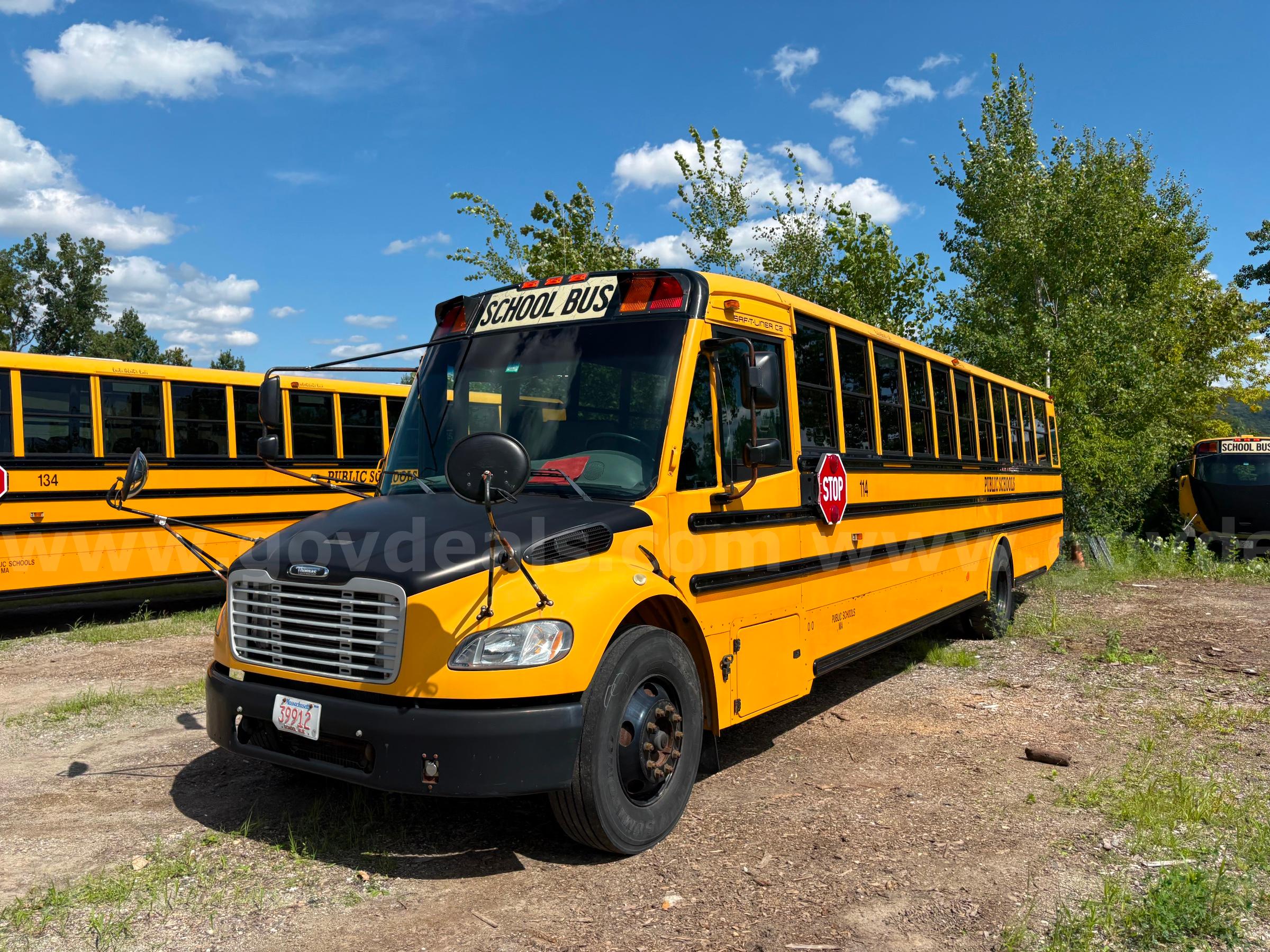 2015 Freightliner B2 Bus Chassis Freightliner B2 Bus Chassis Government Surplus Auction - Photo #2