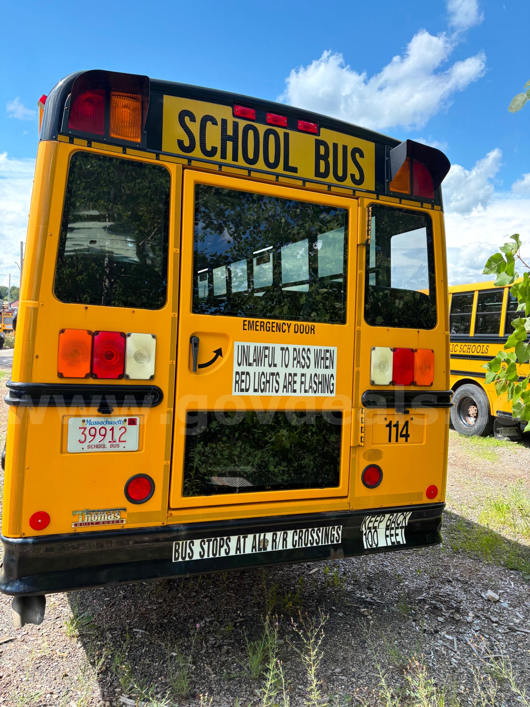 2015 Freightliner B2 Bus Chassis Freightliner B2 Bus Chassis Government Surplus Auction - Photo #3