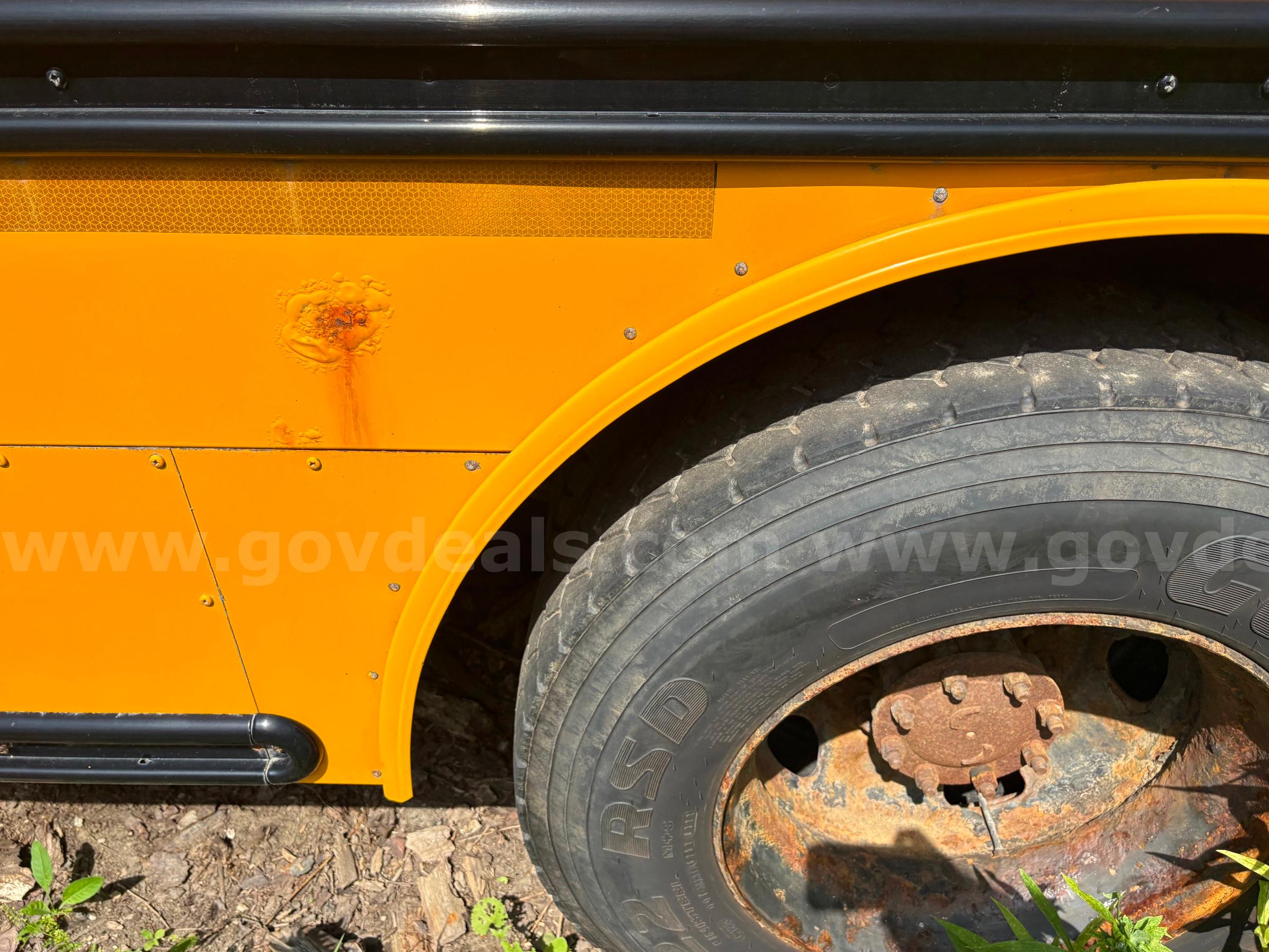 2015 Freightliner B2 Bus Chassis Freightliner B2 Bus Chassis Government Surplus Auction - Photo #6