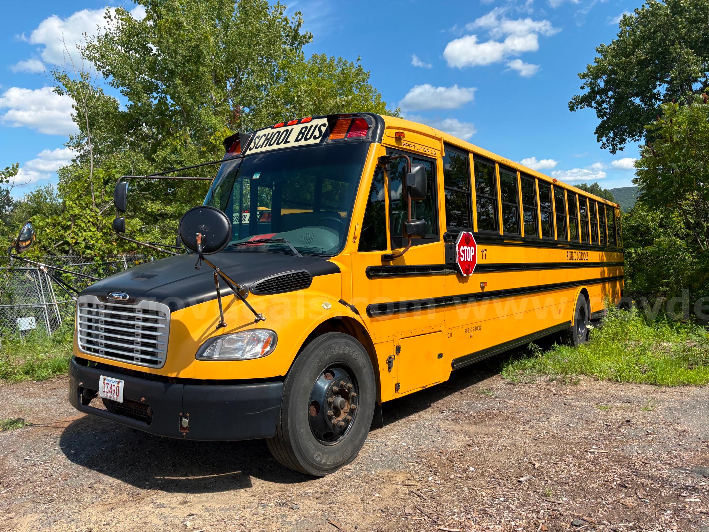 2015 Freightliner B2 Bus Chassis Freightliner B2 Bus Chassis Government Surplus Auction - Photo #3
