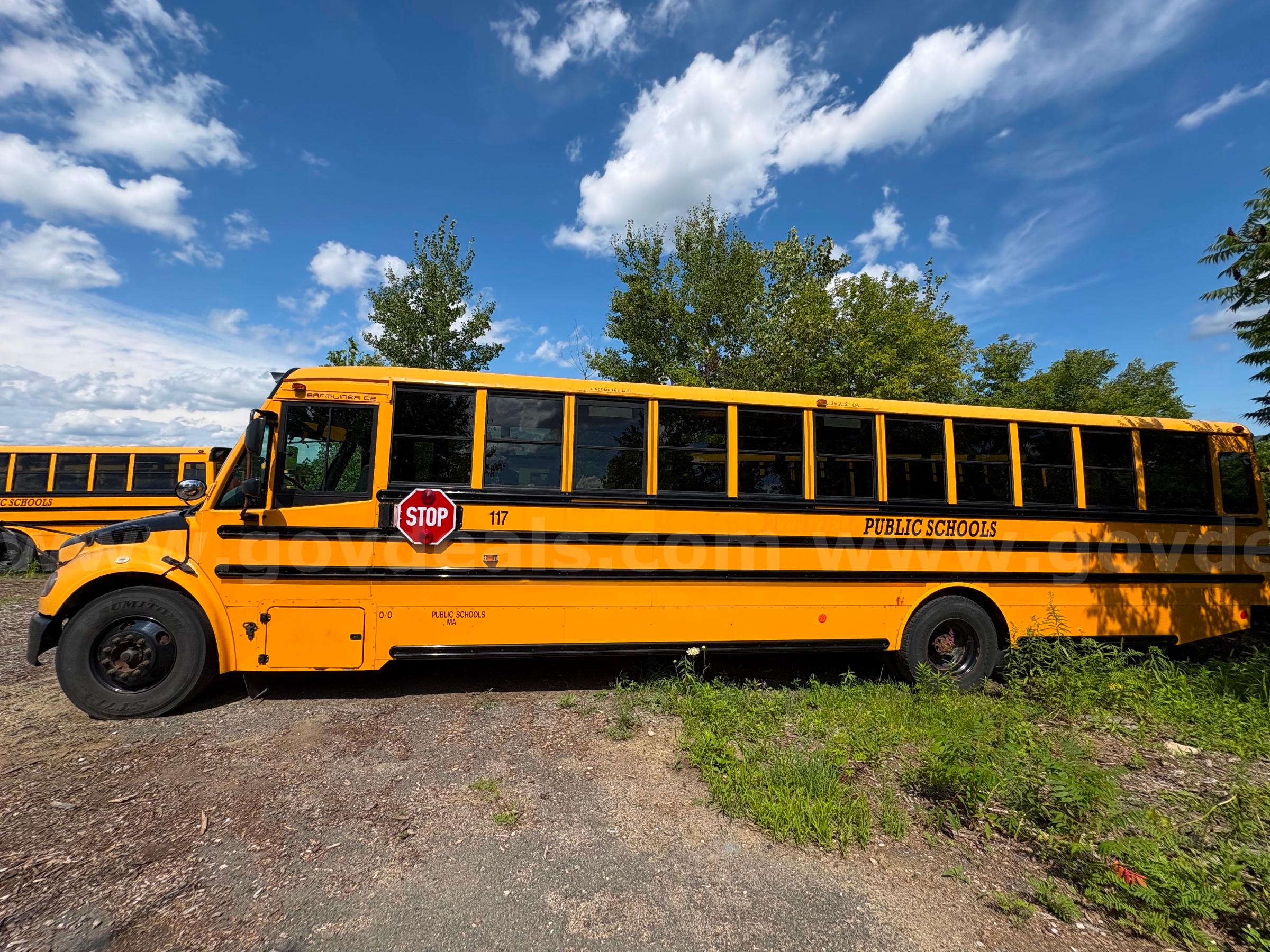 2015 Freightliner B2 Bus Chassis Freightliner B2 Bus Chassis Government Surplus Auction - Photo #4