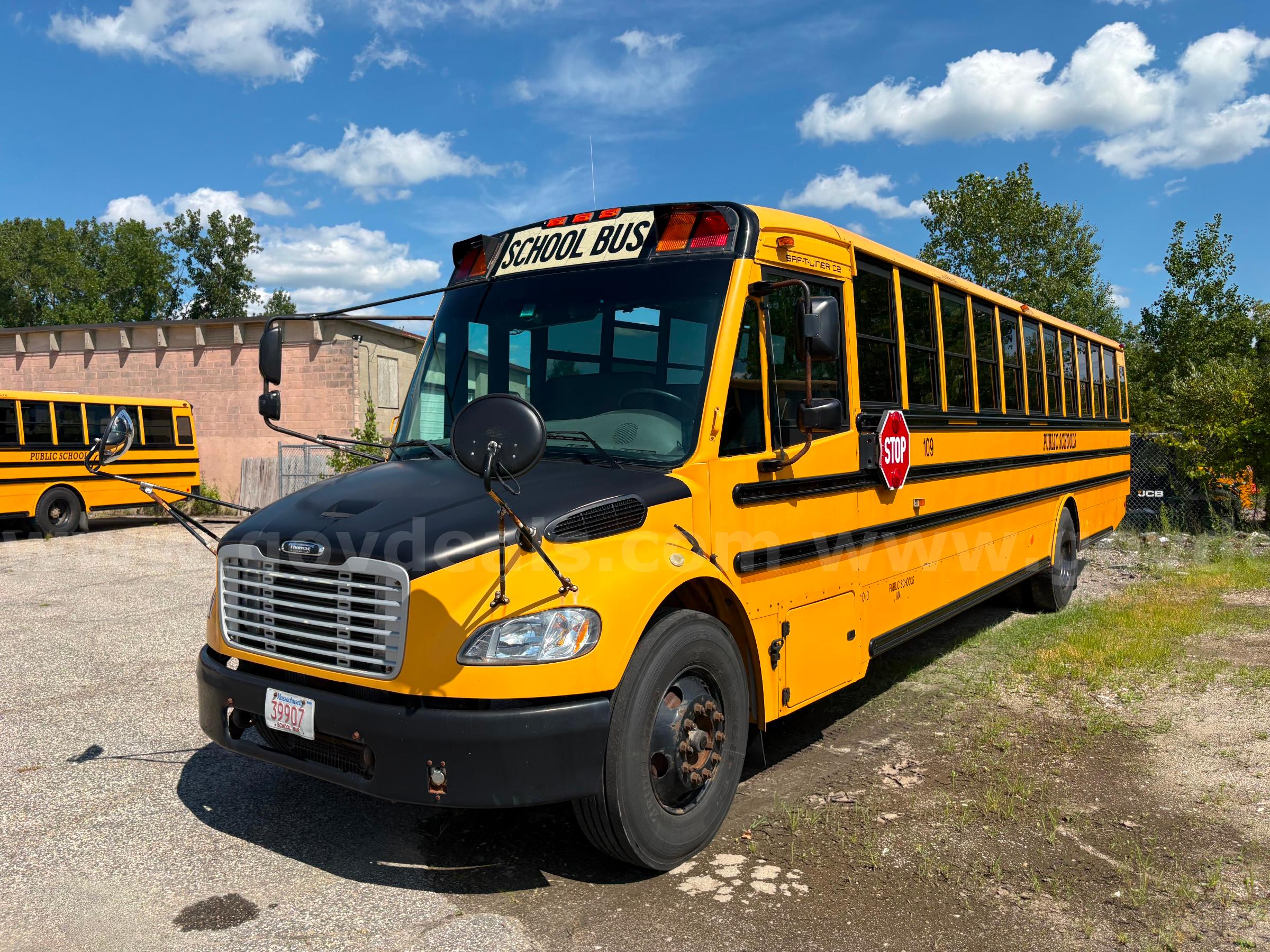 2015 Freightliner B2 Bus Chassis Freightliner B2 Bus Chassis Government Surplus Auction - Photo #5