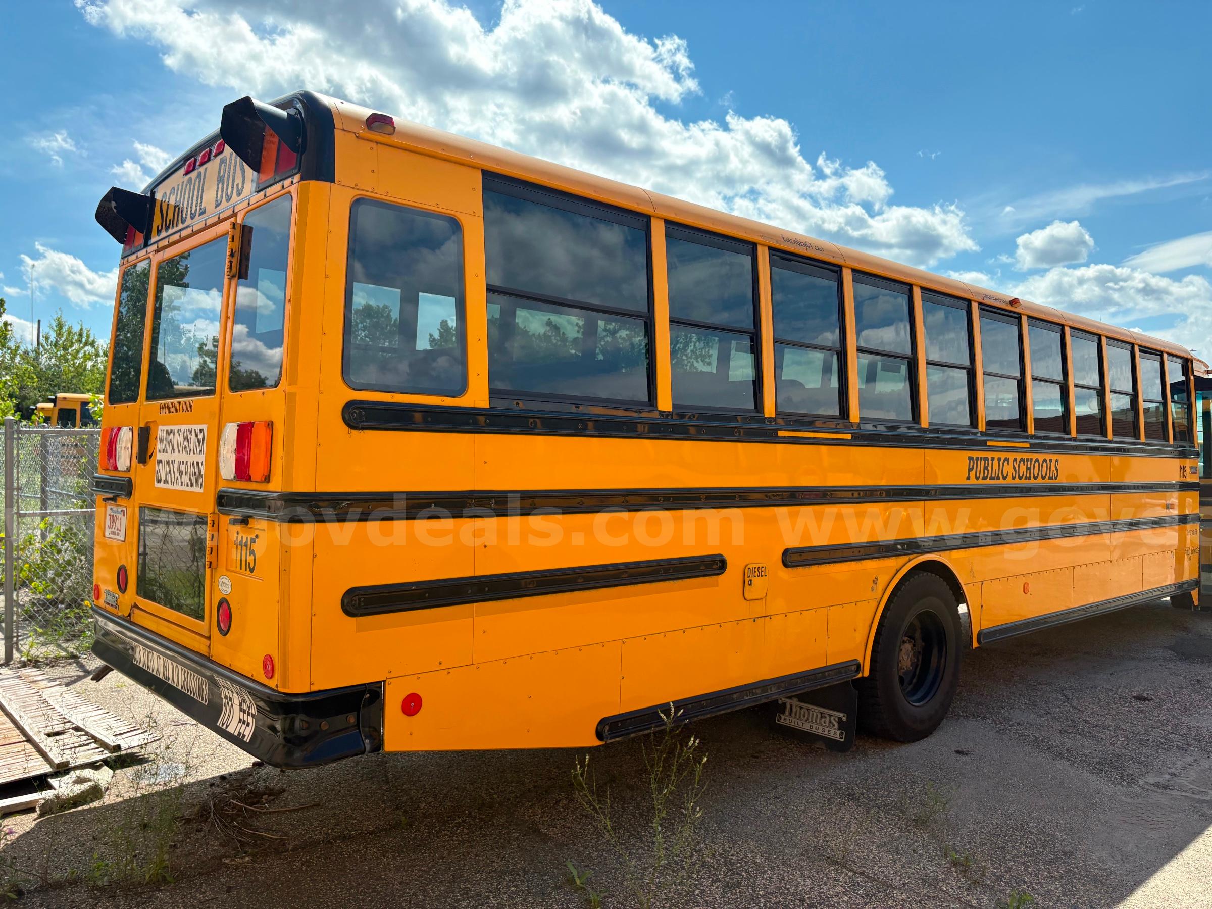 2015 Freightliner B2 Bus Chassis Freightliner B2 Bus Chassis Government Surplus Auction - Photo #4