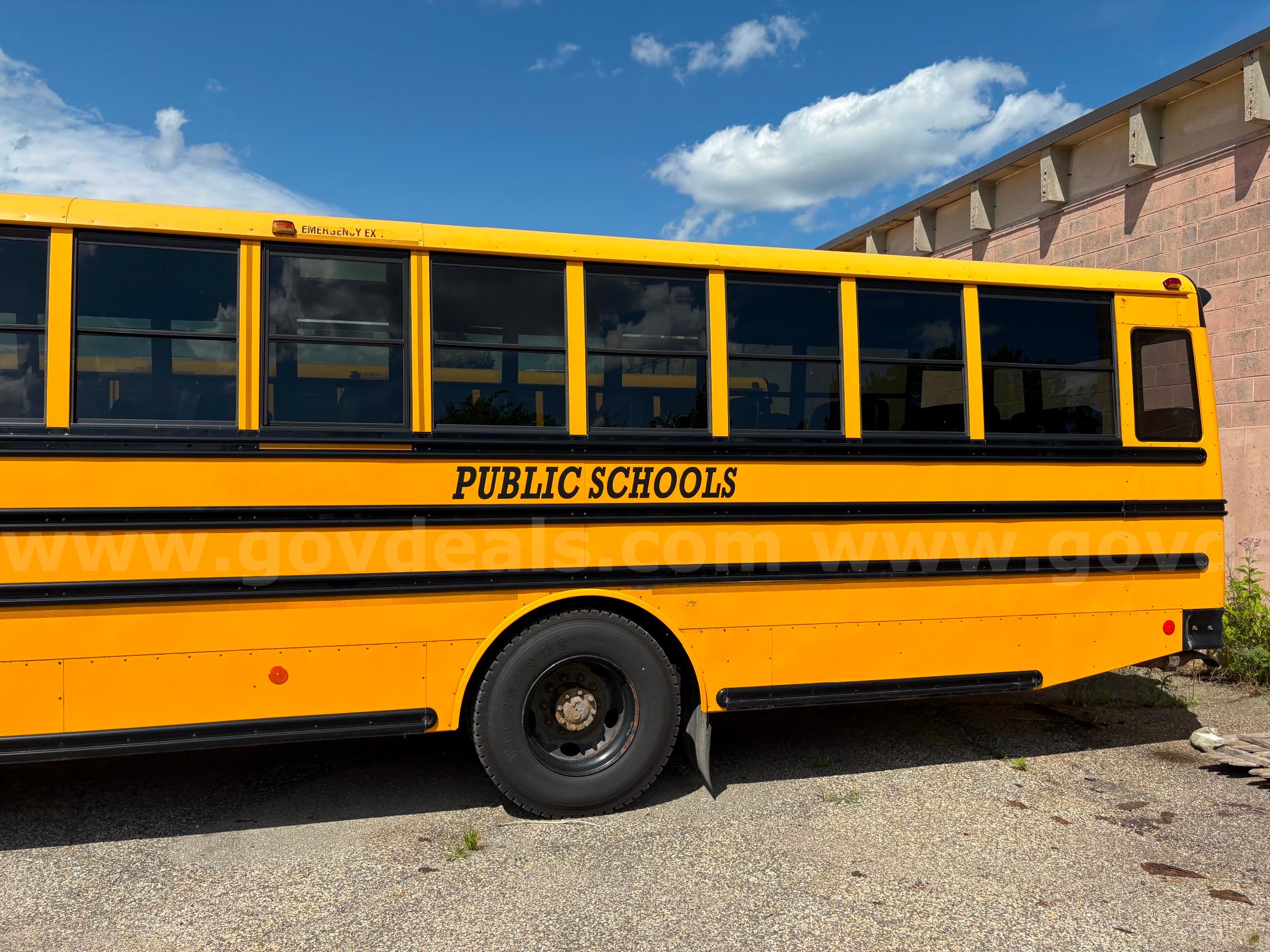 2015 Freightliner B2 Bus Chassis Freightliner B2 Bus Chassis Government Surplus Auction - Photo #6