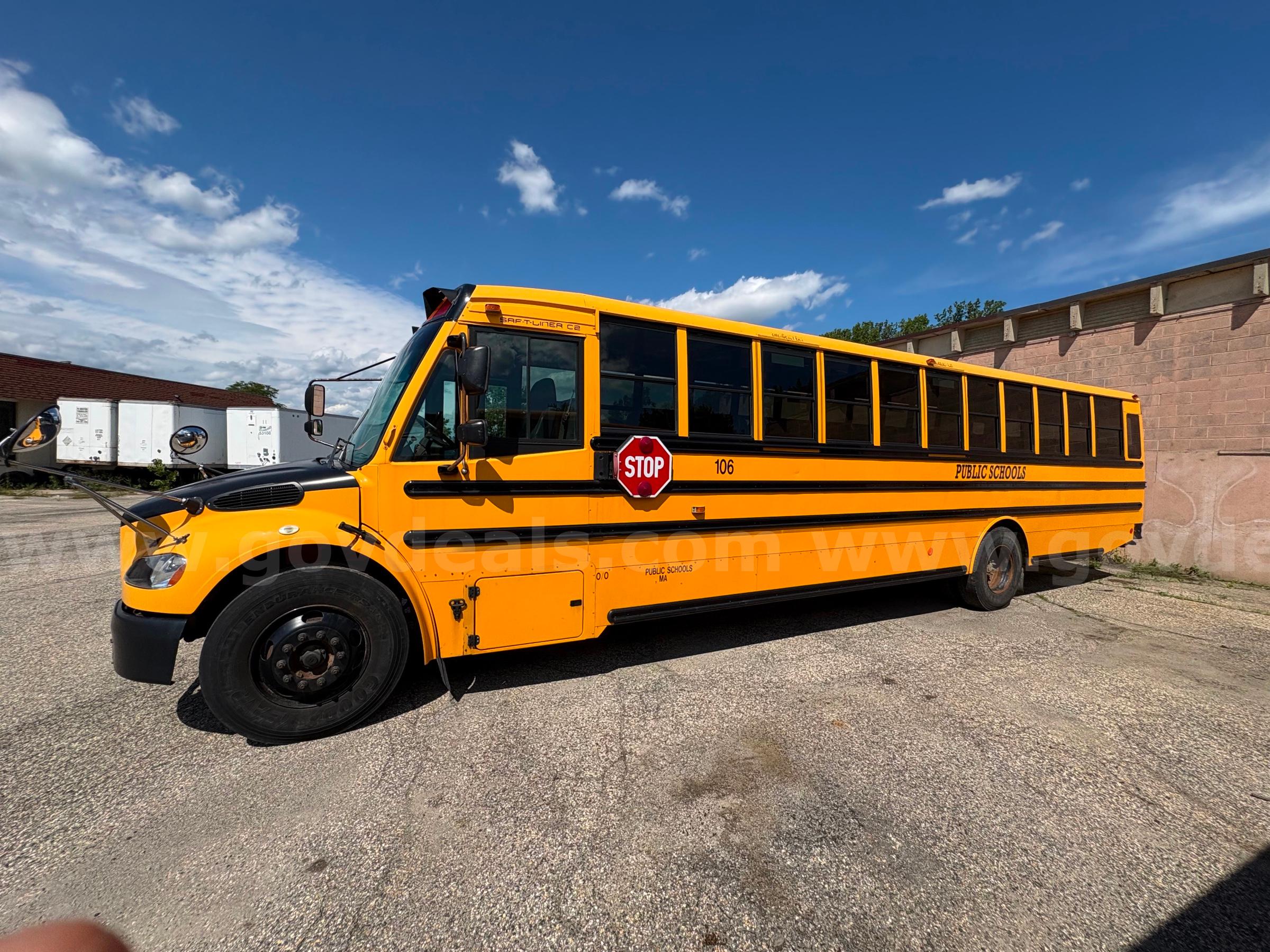 2015 Freightliner B2 School Bus Freightliner  Government Surplus Auction - Photo #2