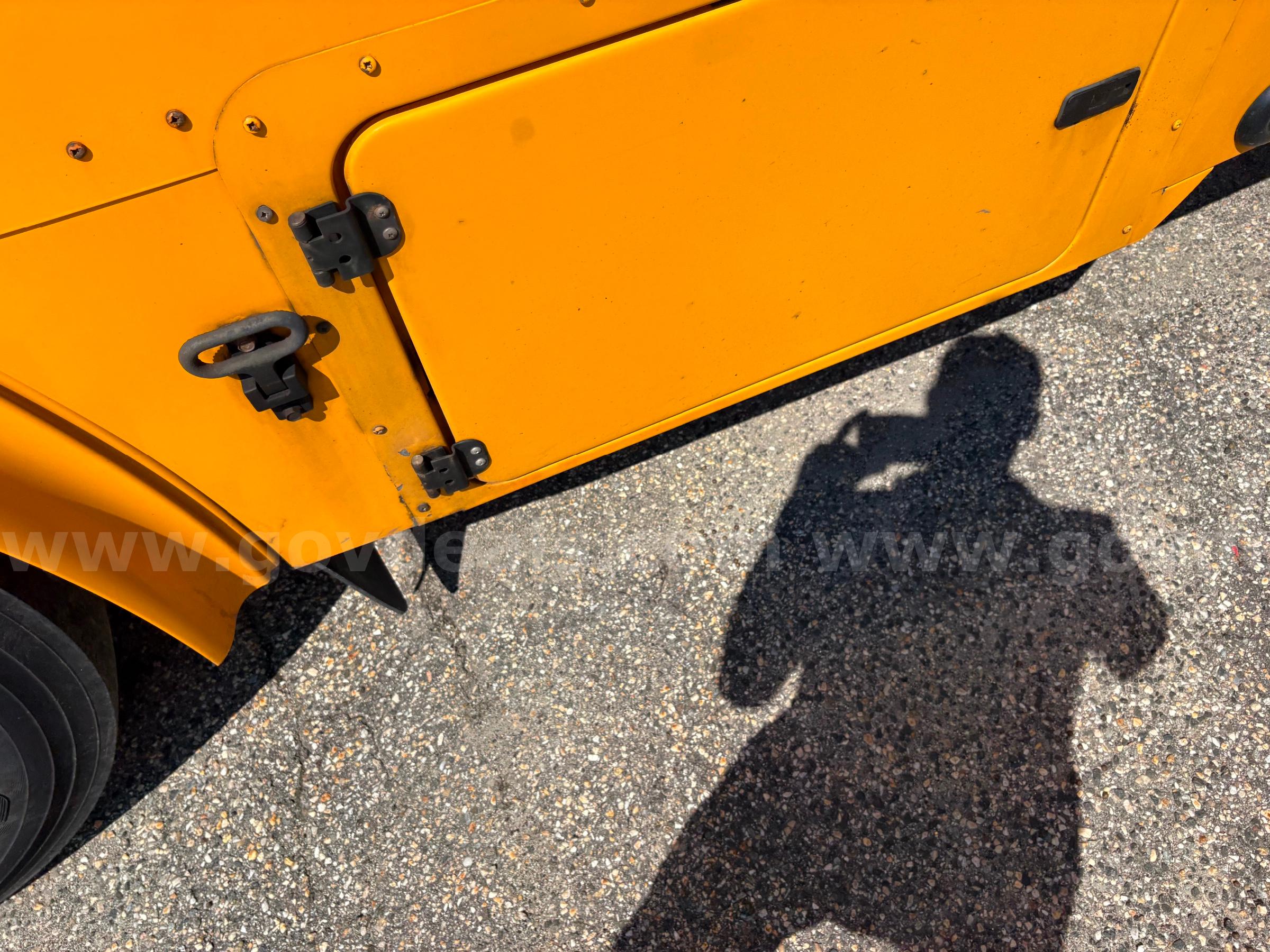 2015 Freightliner B2 School Bus Freightliner  Government Surplus Auction - Photo #3