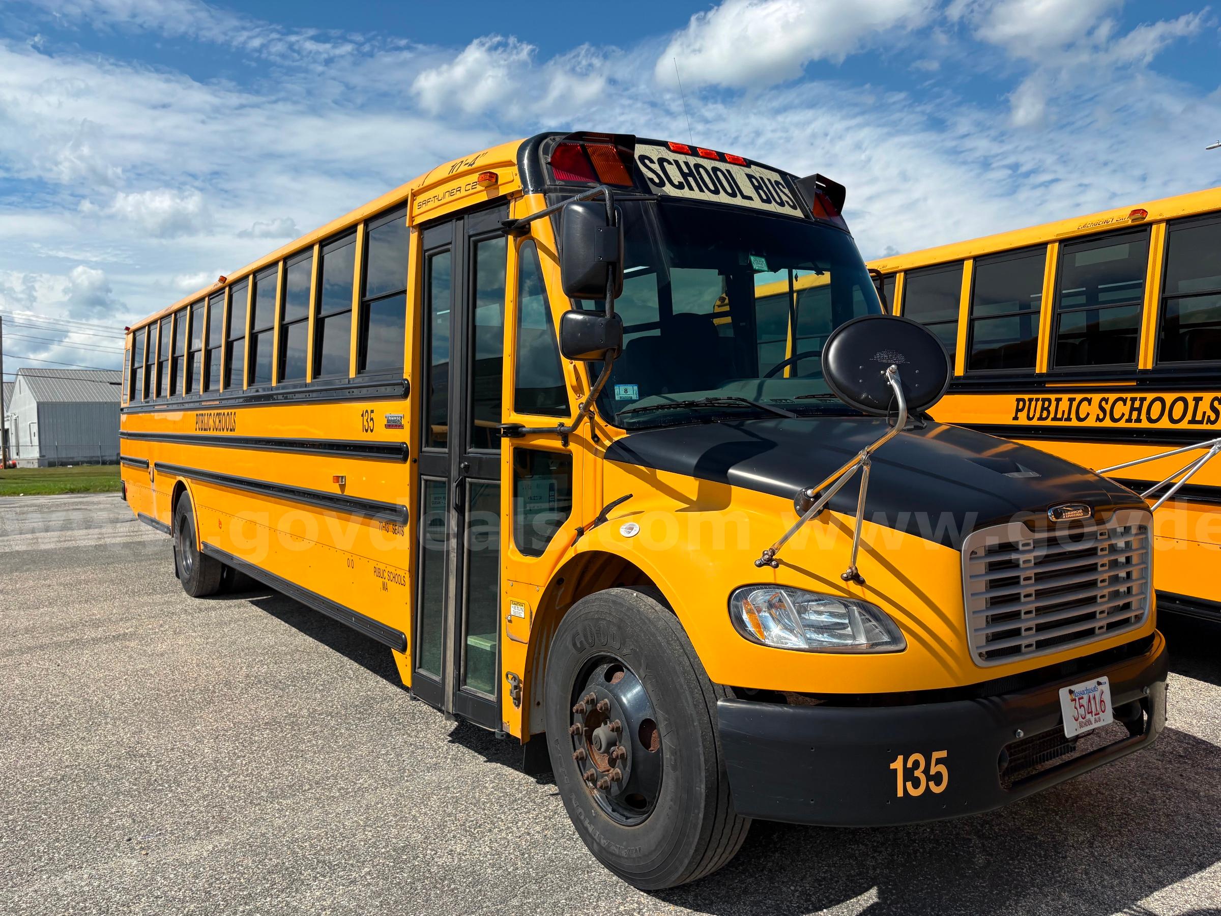 2015 Freightliner B2 Bus Chassis Freightliner B2 Bus Chassis Government Surplus Auction - Photo #3
