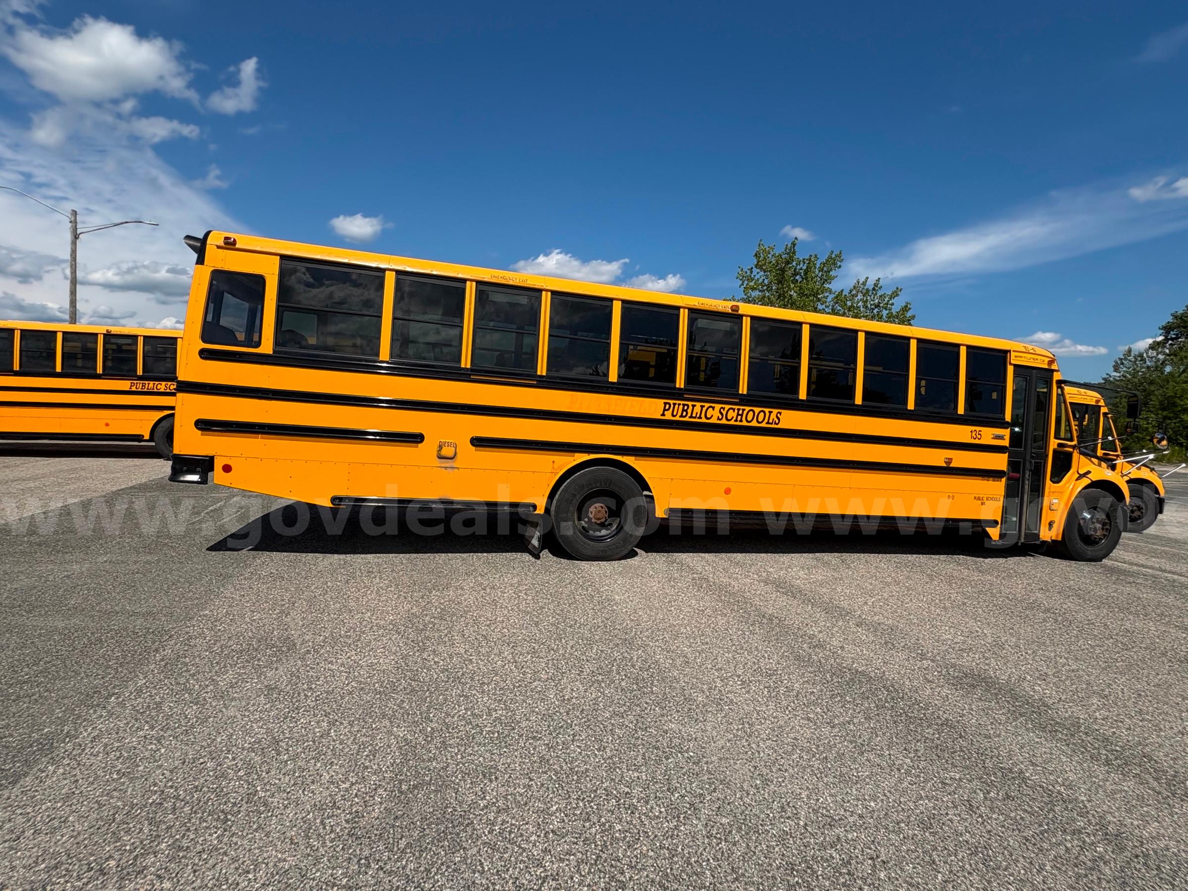 2015 Freightliner B2 Bus Chassis Freightliner B2 Bus Chassis Government Surplus Auction - Photo #5