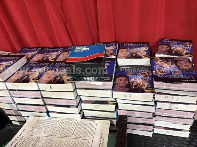 Large lot of assorted text books   Government Surplus Auction - Photo #3