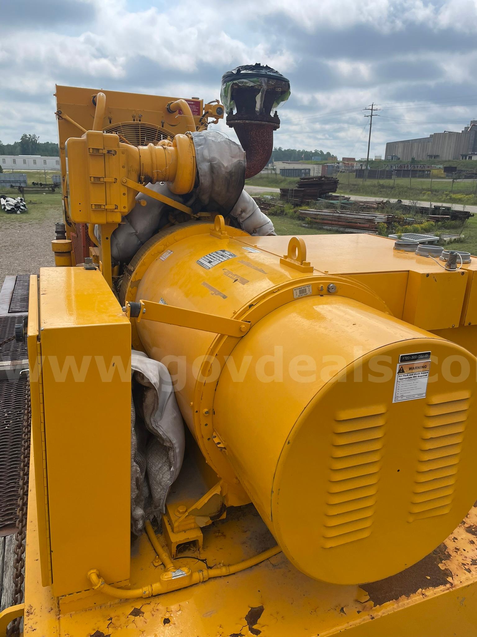 Caterpillar 600 KVA Diesel Standby GenSet with 3412 Engine Caterpillar 600 Government Surplus Auction - Photo #2
