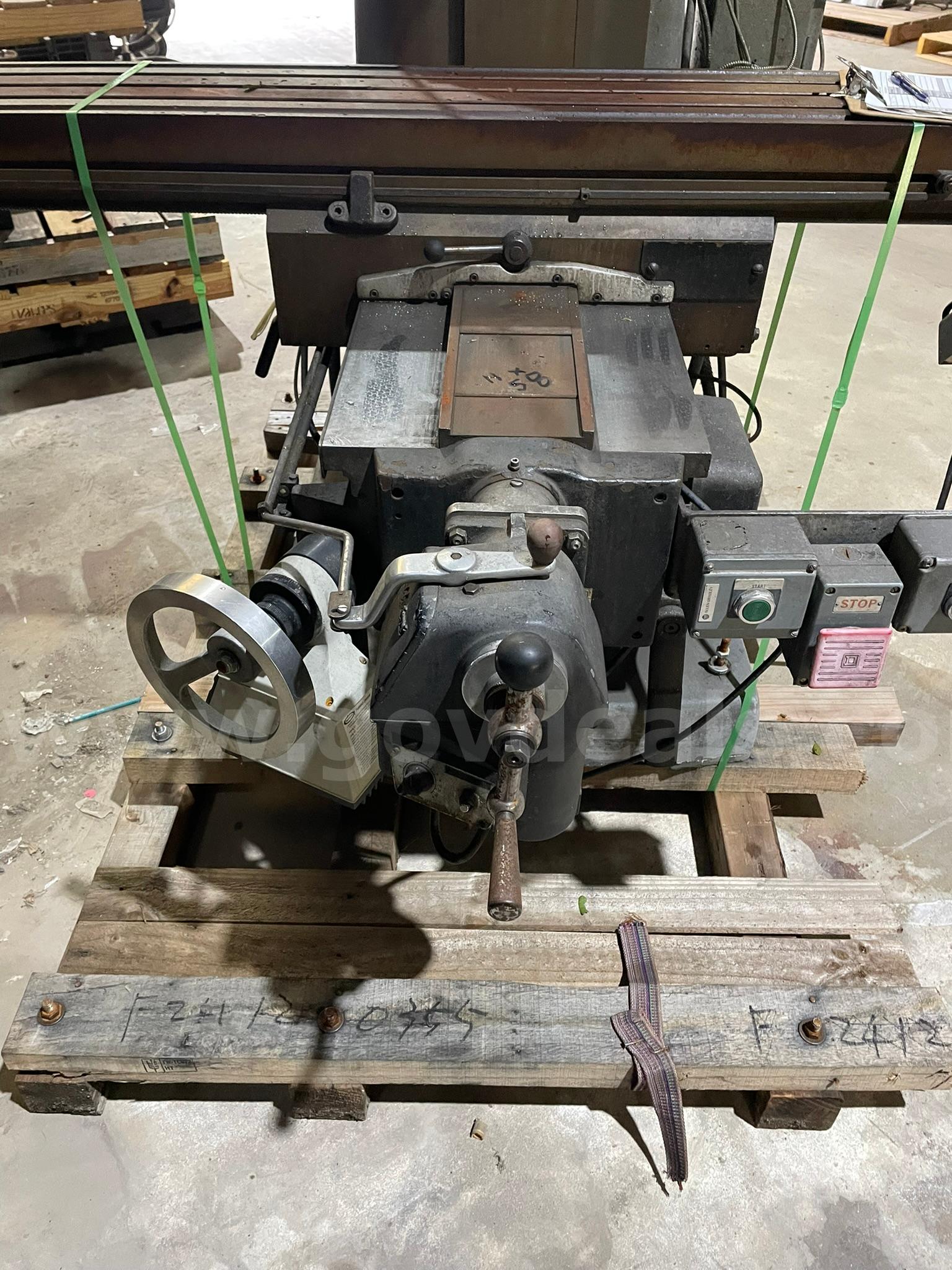 Bridgeport Series 2 Milling Machine   Government Surplus Auction - Photo #2