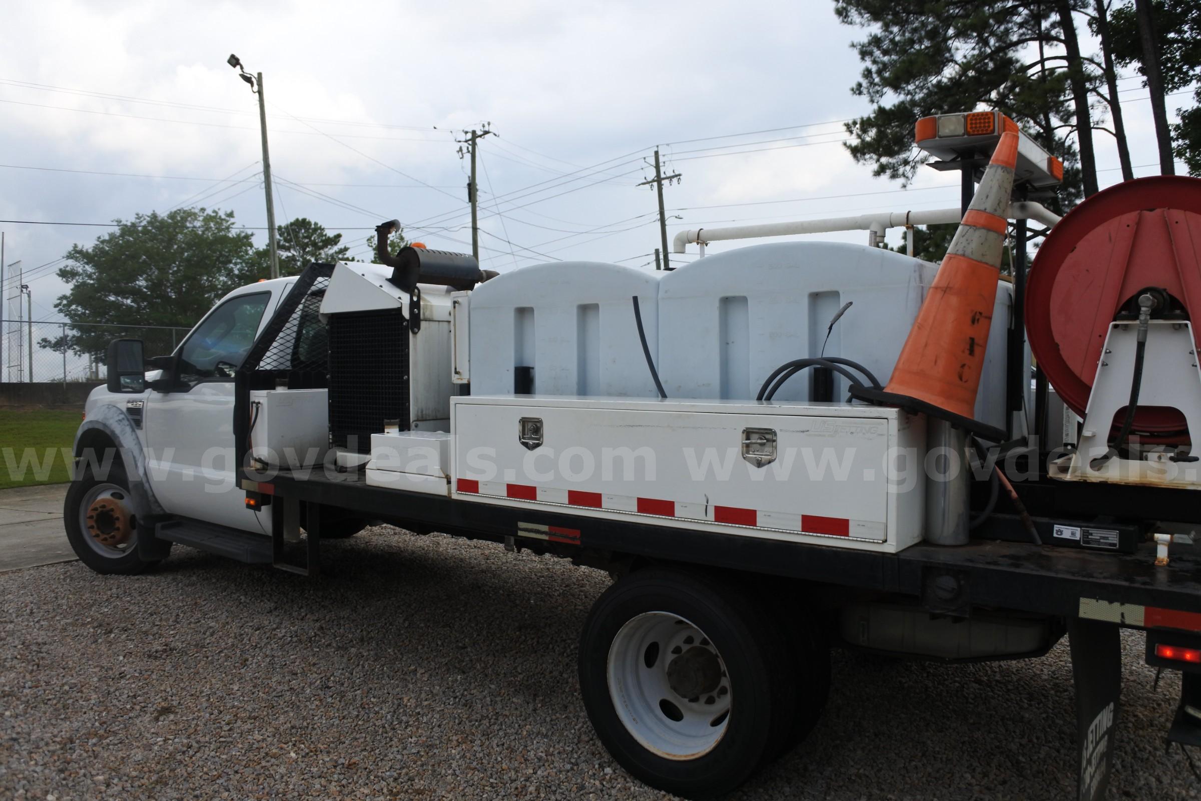 TRUCK, 2010 FORD F-550 W/JET SPRAY RIG (PC# 219120) Ford F-550 Government Surplus Auction - Photo #2