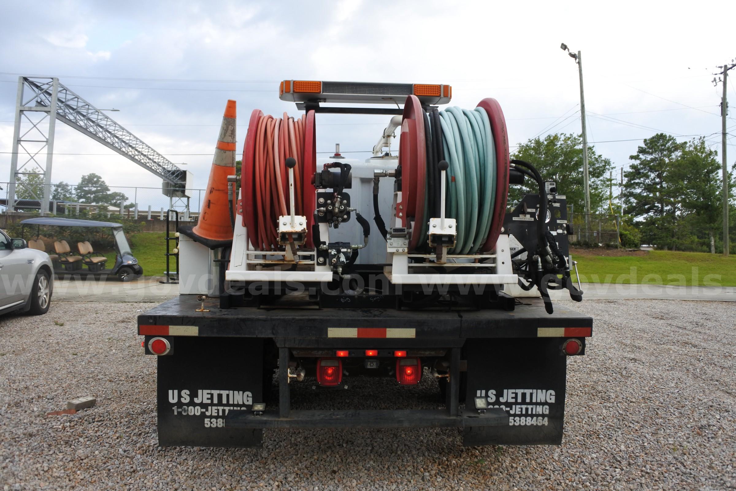 TRUCK, 2010 FORD F-550 W/JET SPRAY RIG (PC# 219120) Ford F-550 Government Surplus Auction - Photo #3