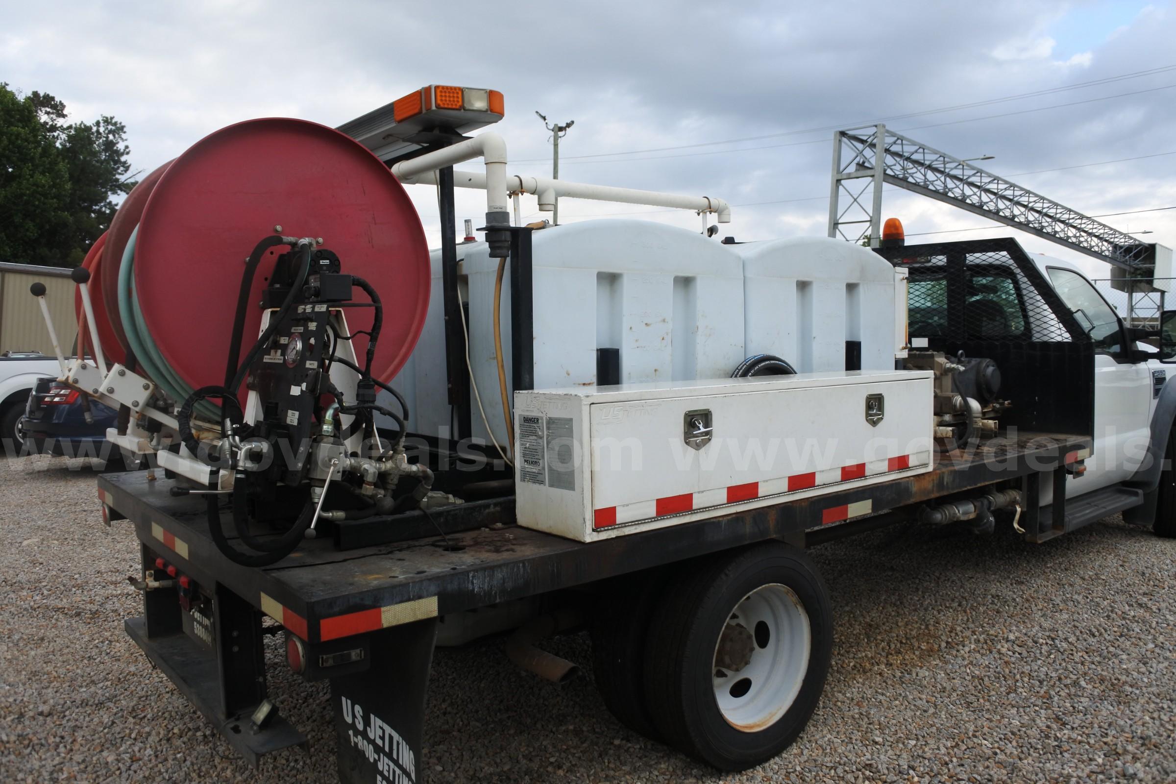 TRUCK, 2010 FORD F-550 W/JET SPRAY RIG (PC# 219120) Ford F-550 Government Surplus Auction - Photo #4