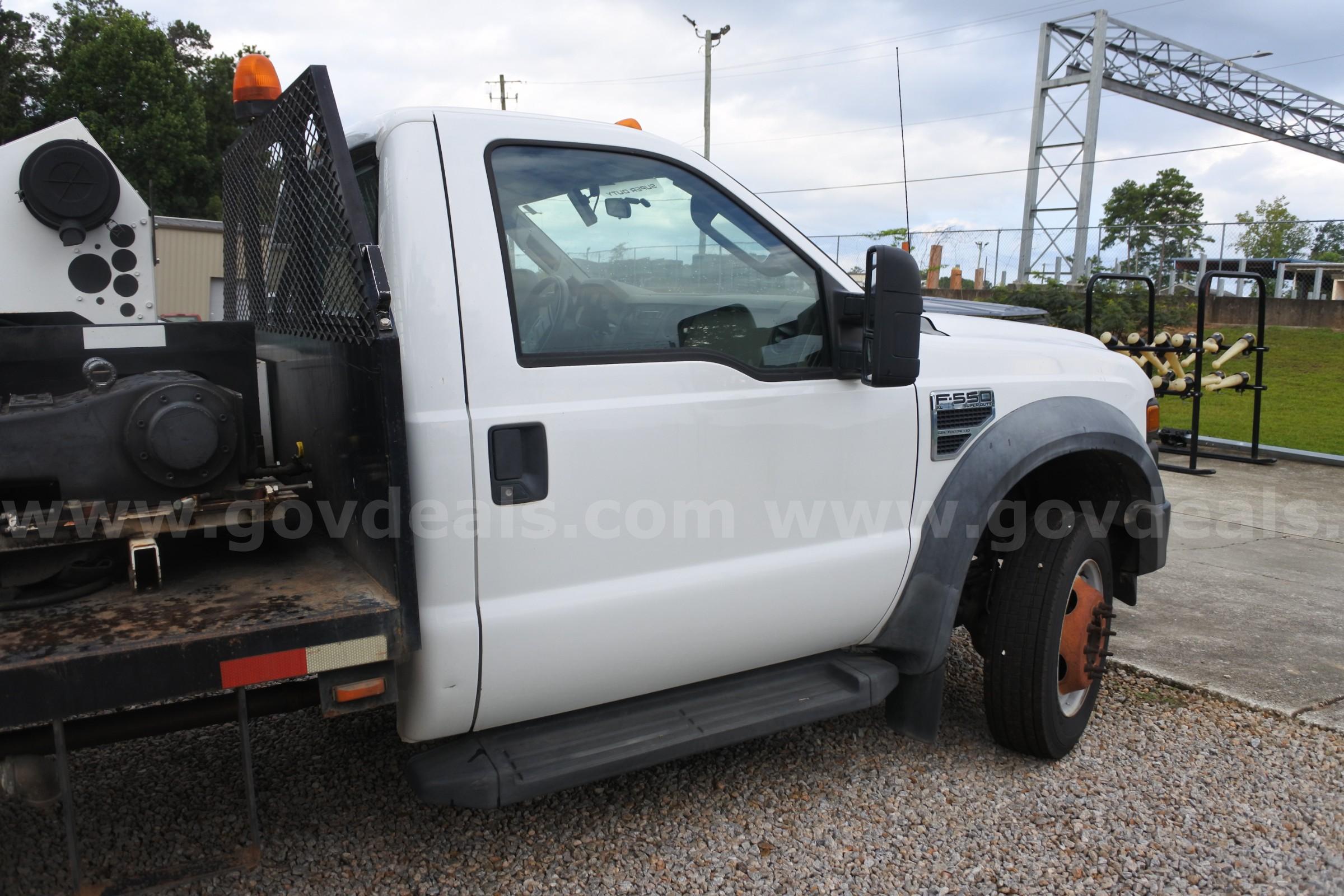 TRUCK, 2010 FORD F-550 W/JET SPRAY RIG (PC# 219120) Ford F-550 Government Surplus Auction - Photo #6