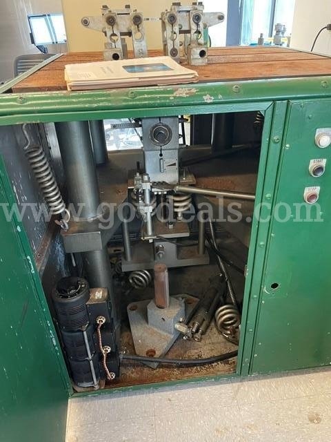Universal Fatigue Testing Machine Sonntag Scientific Corp  Government Surplus Auction - Photo #3