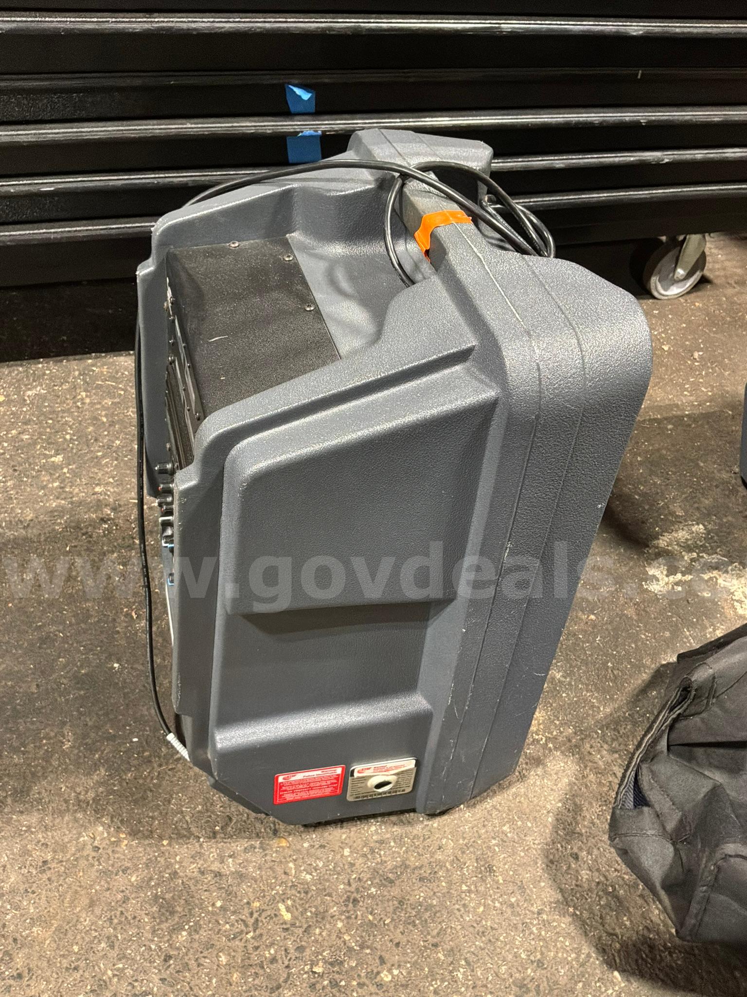 Sound Projections 100-Watt Portable Sound System Freedom 100 Government Surplus Auction - Photo #4