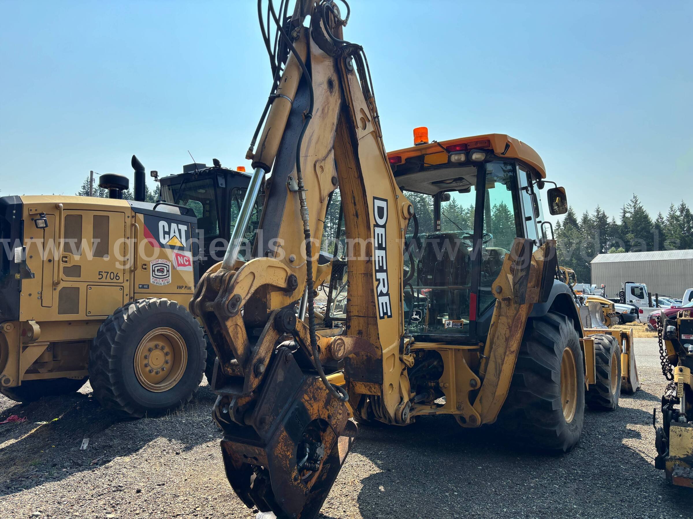 John Deere 310SG Backhoe John Deere 310SG Government Surplus Auction - Photo #4