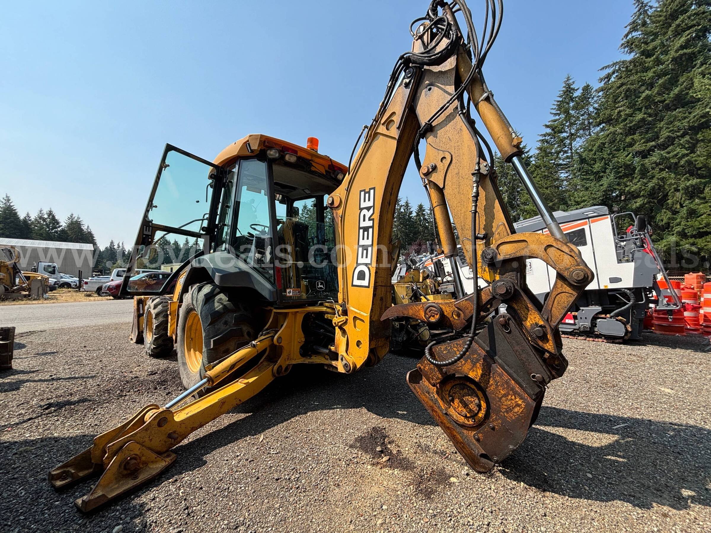 John Deere 310SG Backhoe John Deere 310SG Government Surplus Auction - Photo #6