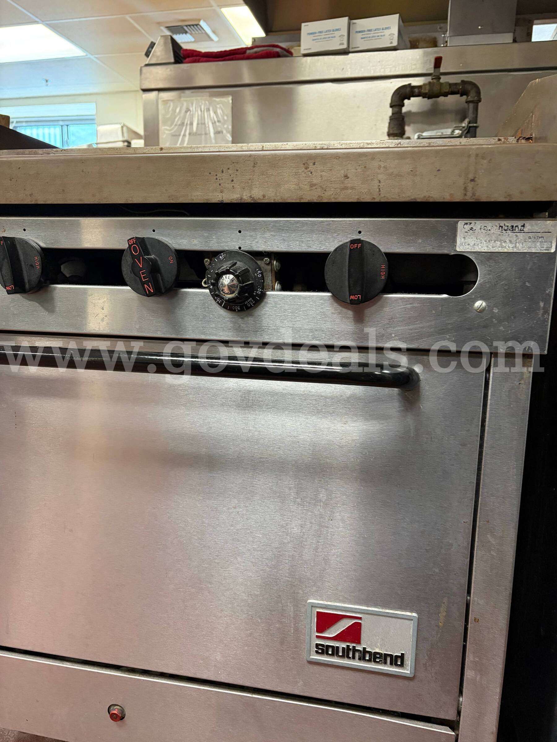 Southbend Commercial Gas Oven & Griddle Cooktop Southbend  Government Surplus Auction - Photo #2