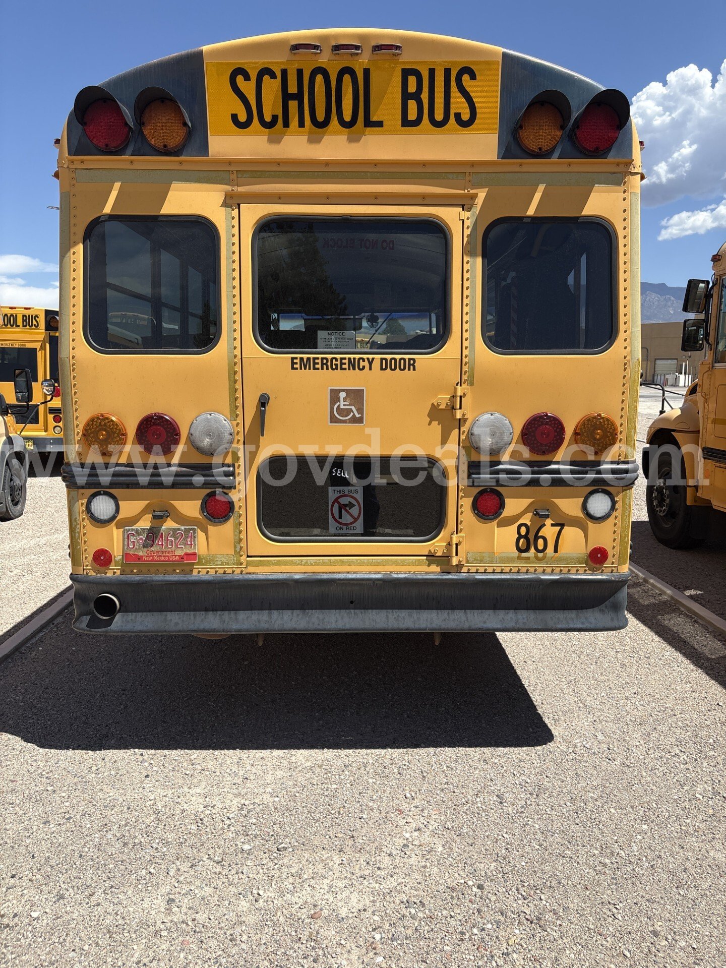 2006 Freightliner FS65 School Bus – TWO PICKUP DATES ONLY Freightliner FS65 Government Surplus Auction - Photo #4
