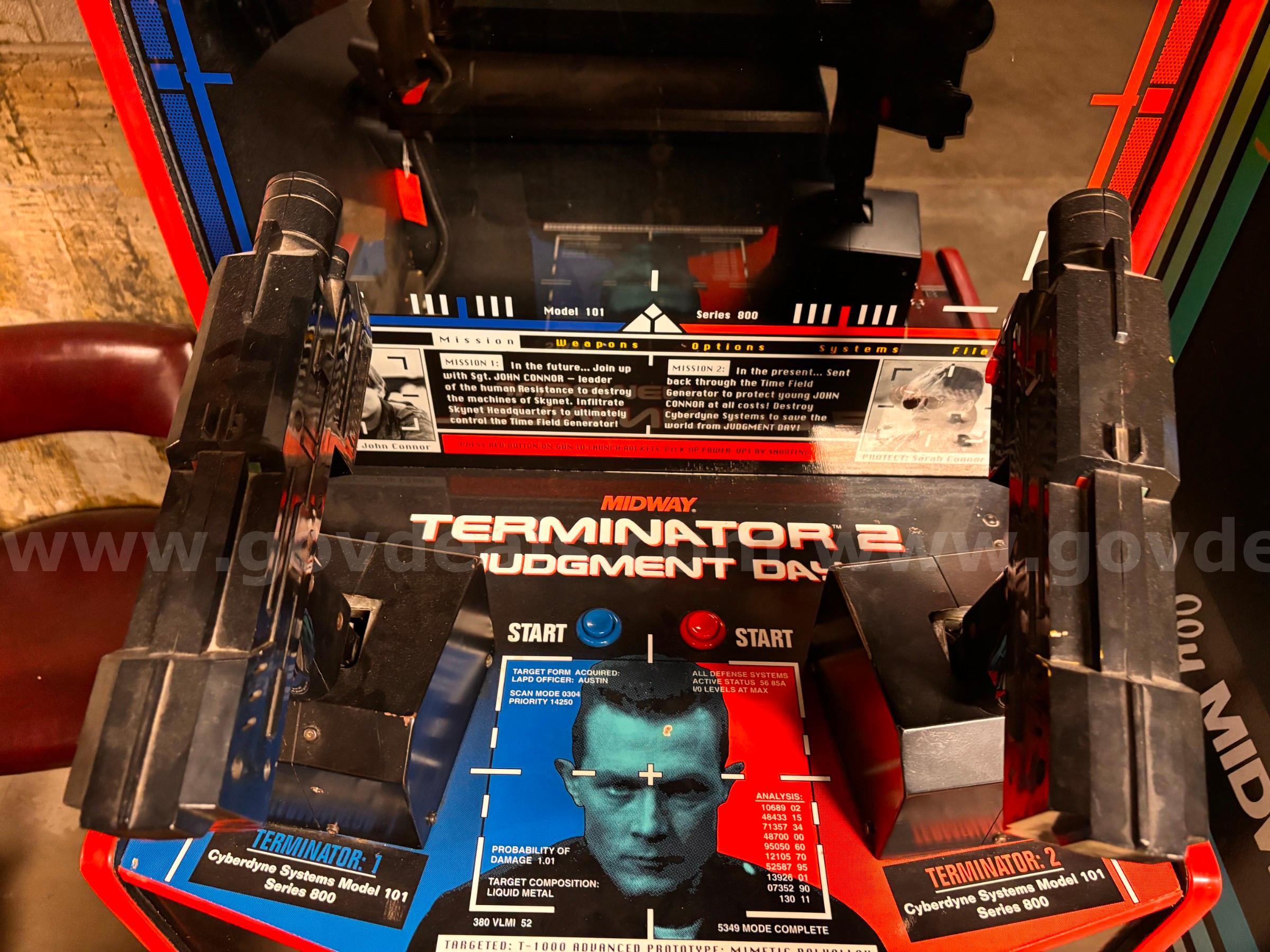 Midway Terminator 2: Judgment Day Arcade Video Game  40009 Government Surplus Auction - Photo #4