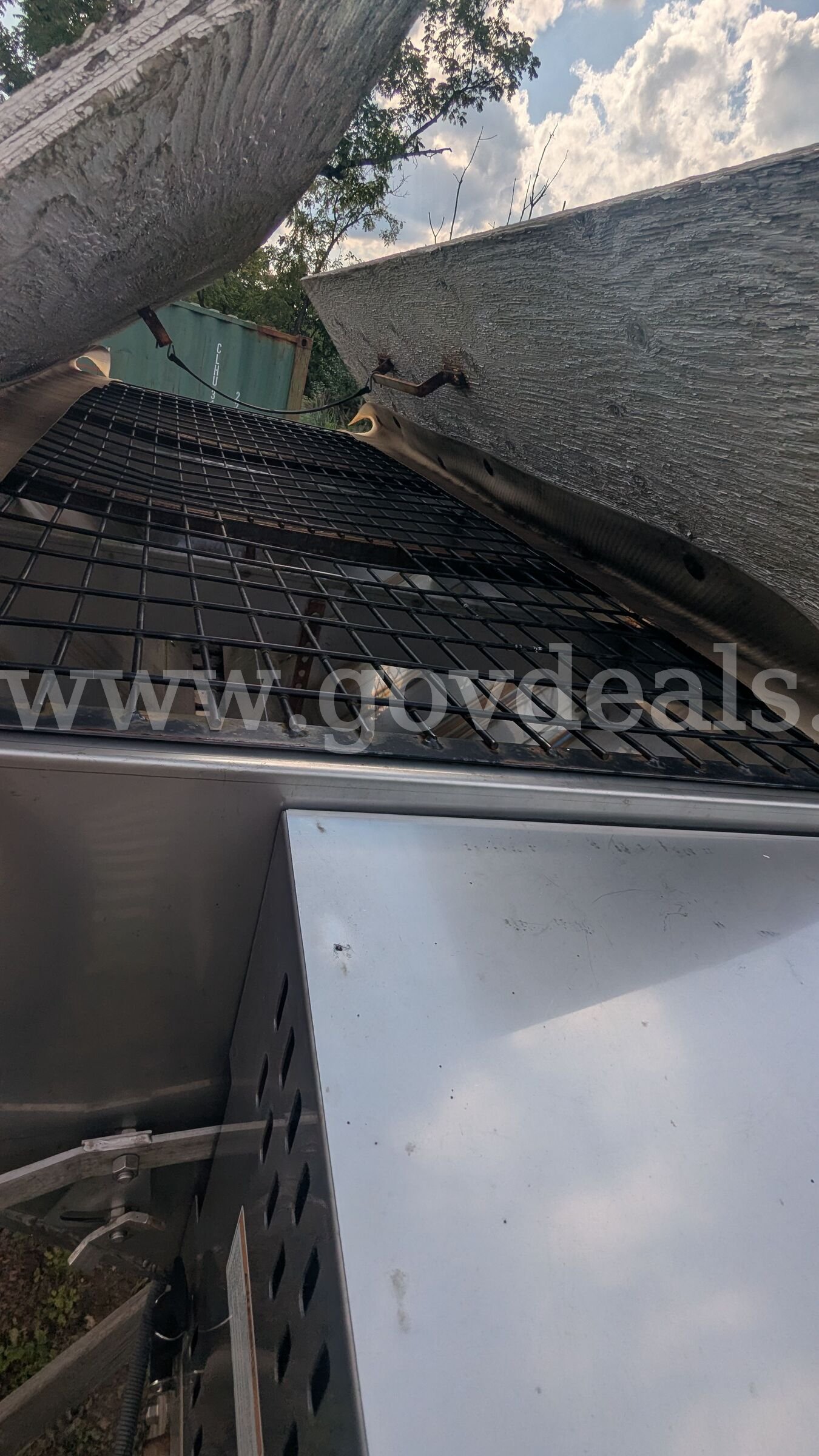 SaltDogg Stainless Steel V-Box Hopper Spreader SaltDogg by Buyers Products 1400 Series Government Surplus Auction - Photo #4