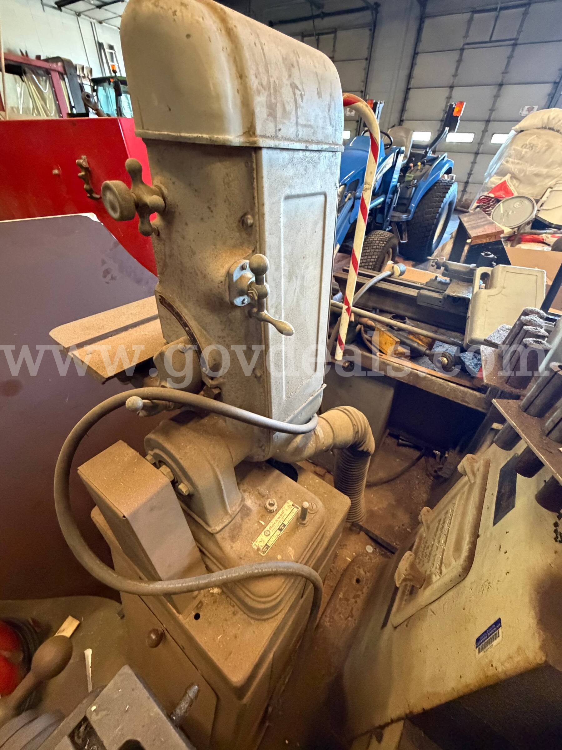 Rockwell Heavy-Duty Cast Iron Belt & Disc Sander Rockwell International 28-300 Government Surplus Auction - Photo #2