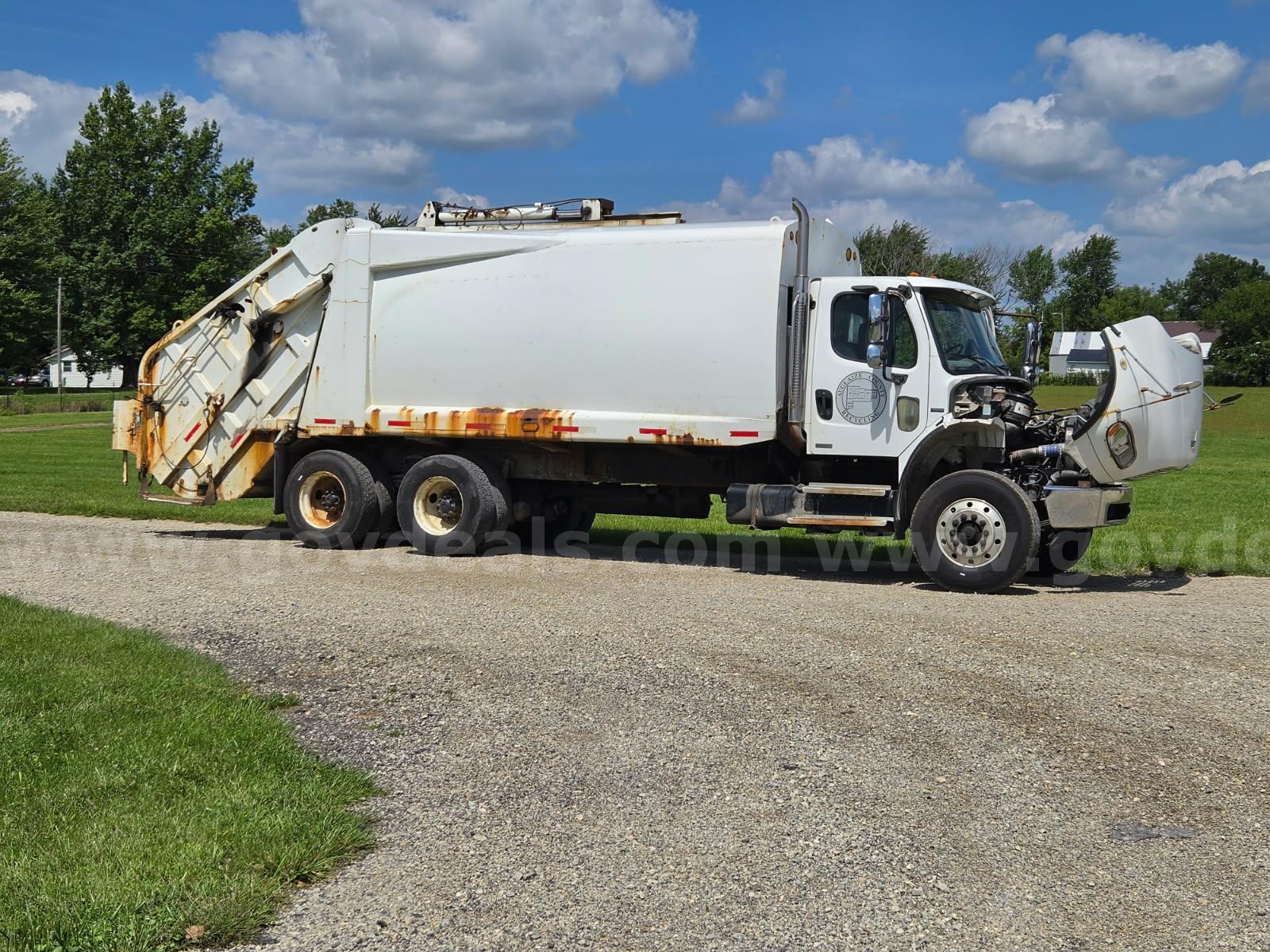 2007 Freightliner M2 106 Freightliner 106 Government Surplus Auction - Primary Photo