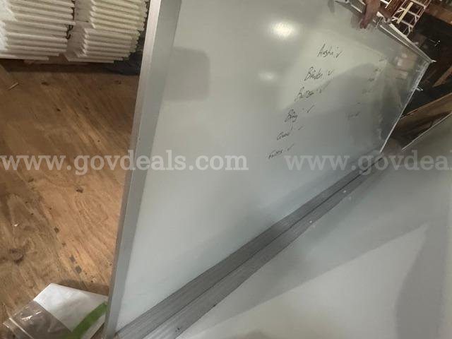 White Boards - Various Sizes   Government Surplus Auction - Photo #2