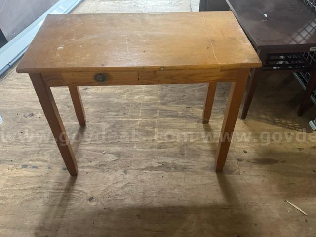 Small Wood Table   Government Surplus Auction - Primary Photo