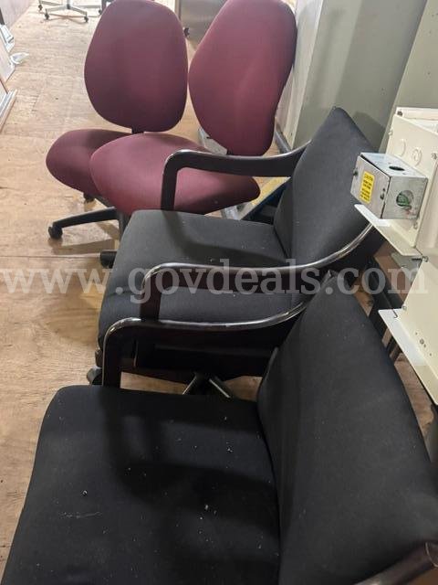 Multiple Rolling Desk Chairs   Government Surplus Auction - Photo #2