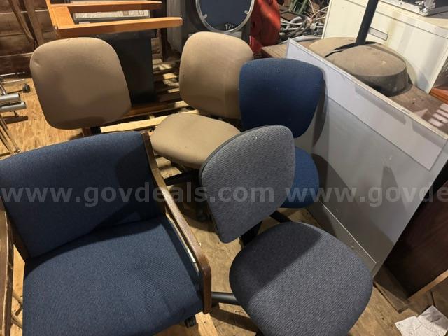 Multiple Rolling Desk Chairs   Government Surplus Auction - Photo #3