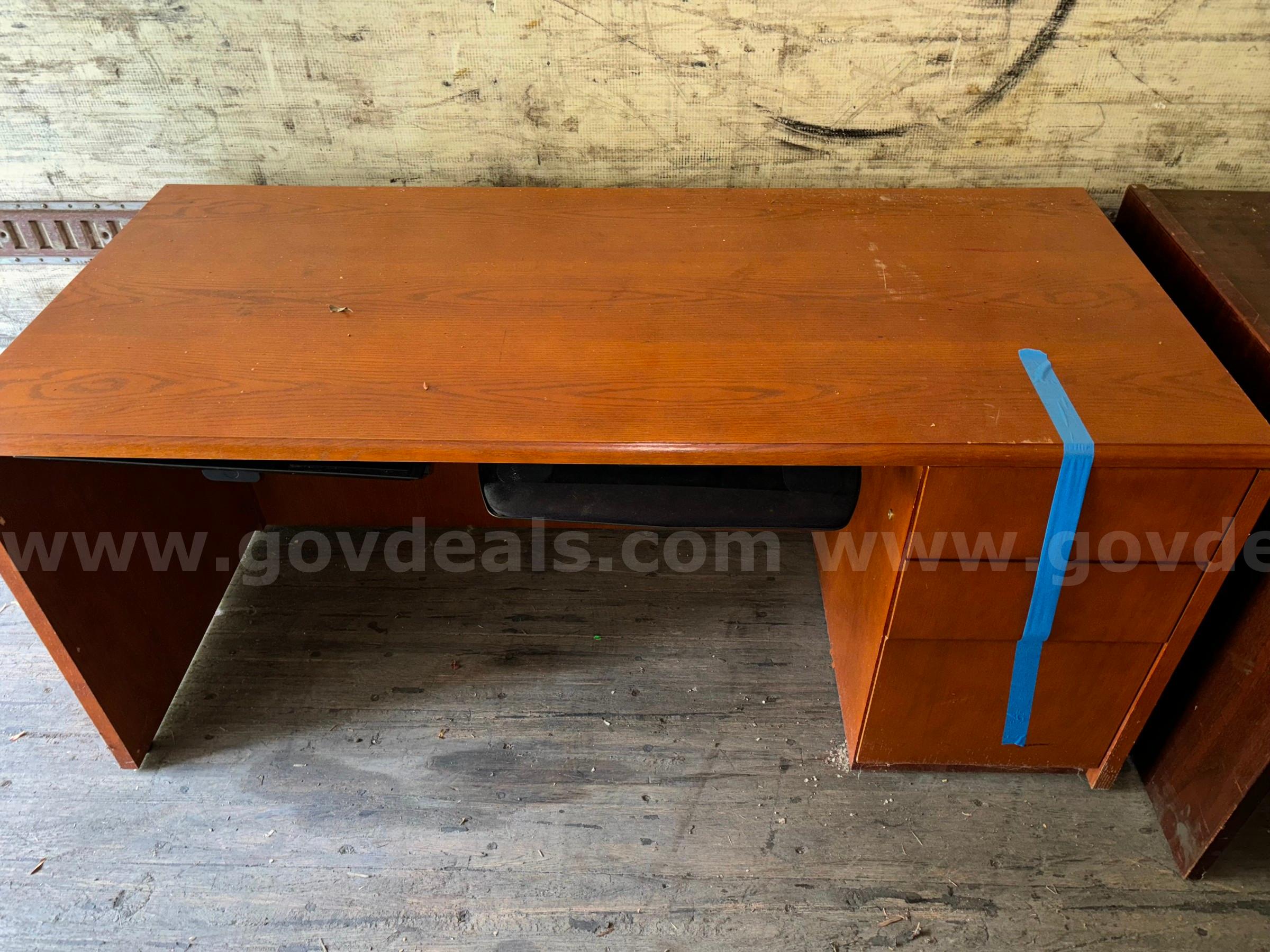 Office Desks - Qty 3   Government Surplus Auction - Primary Photo