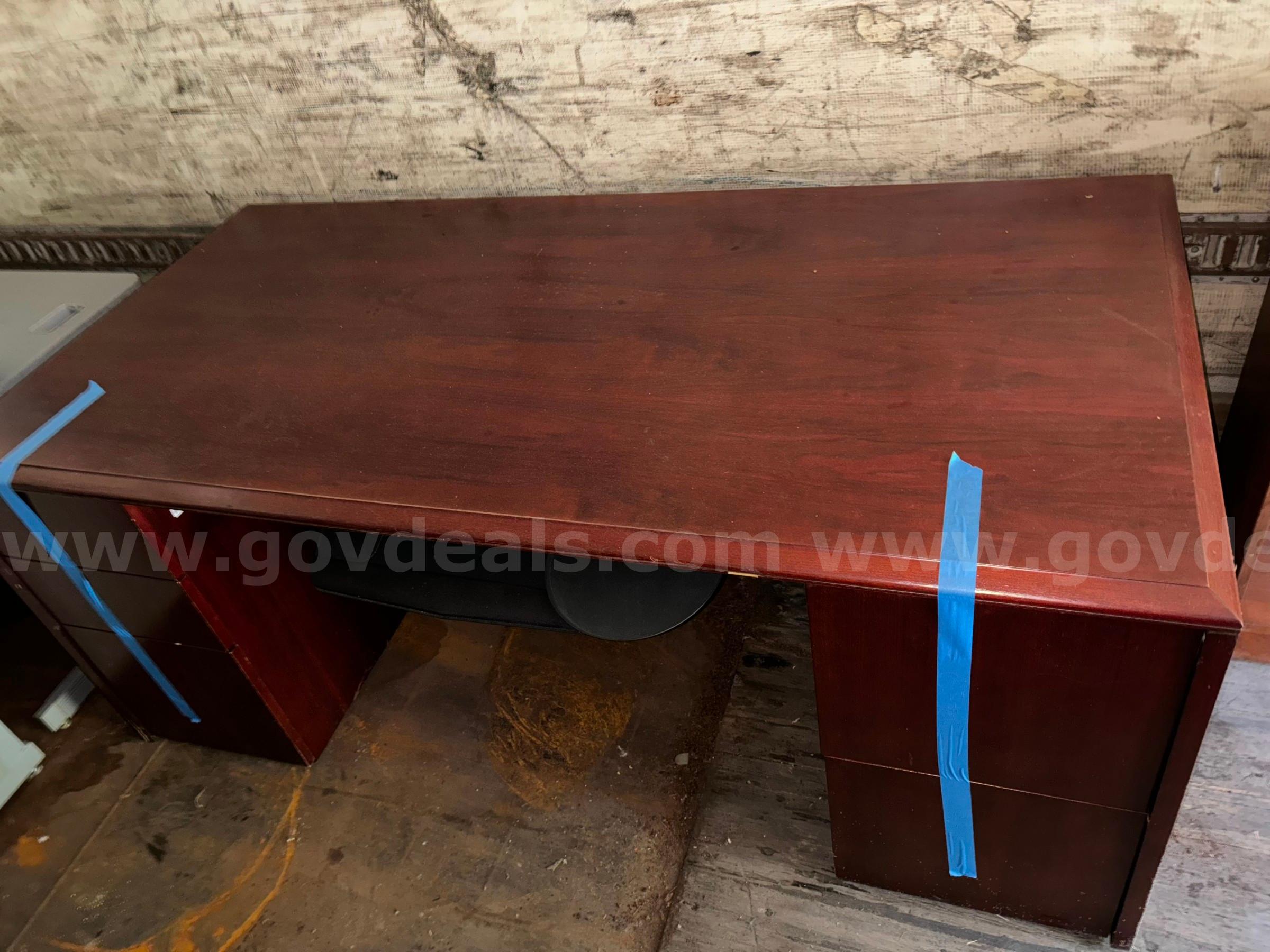 Office Desks - Qty 3   Government Surplus Auction - Photo #3