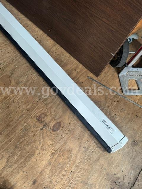 Pull Down Projector Screens - Qty 2   Government Surplus Auction - Primary Photo