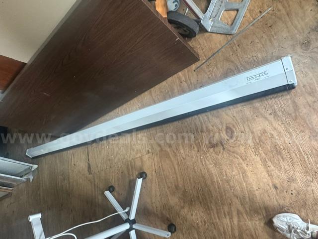 Pull Down Projector Screens - Qty 2   Government Surplus Auction - Photo #2