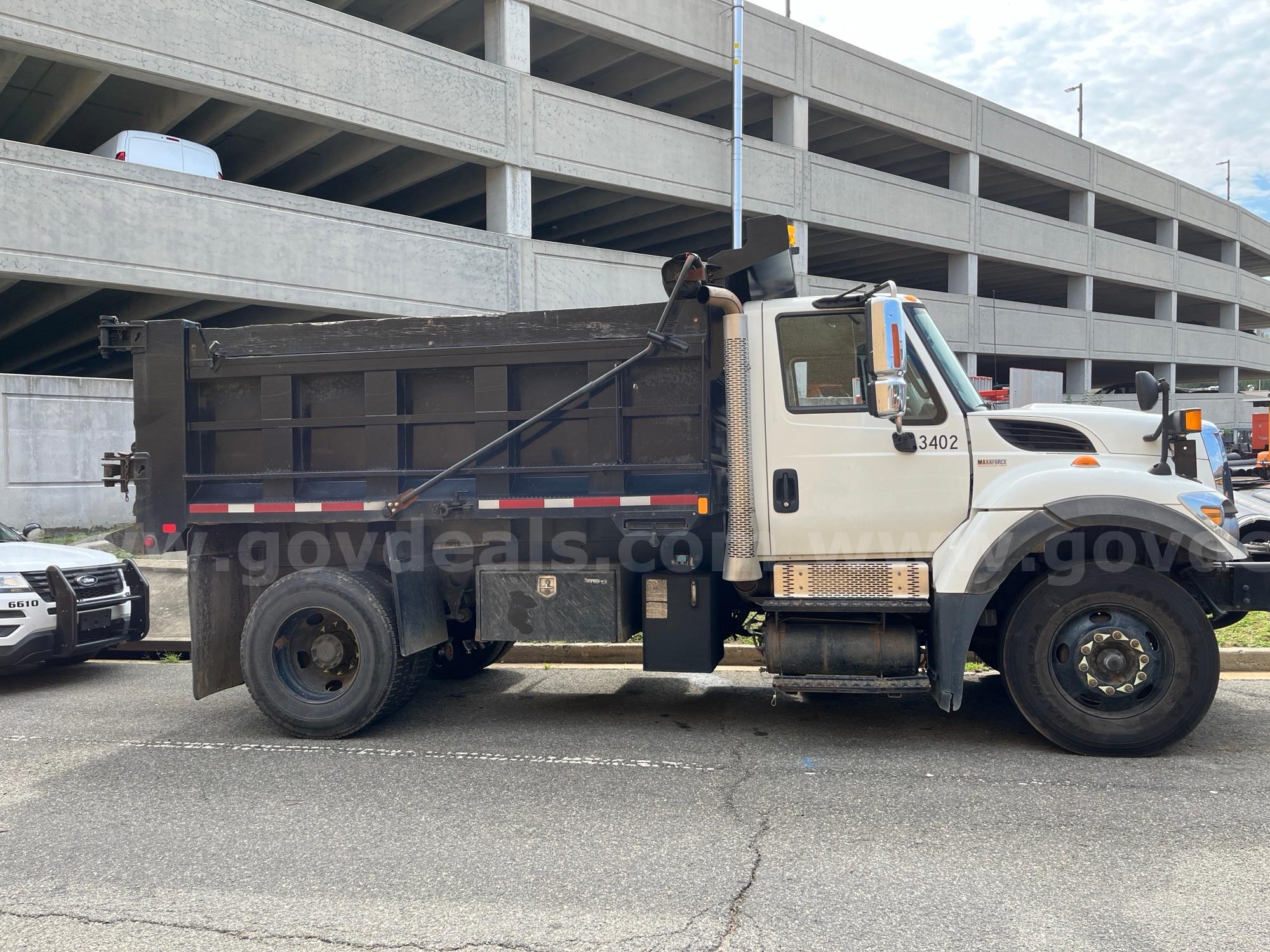 2015 International 7300 SFA 4x2 International 7300 Government Surplus Auction - Photo #4