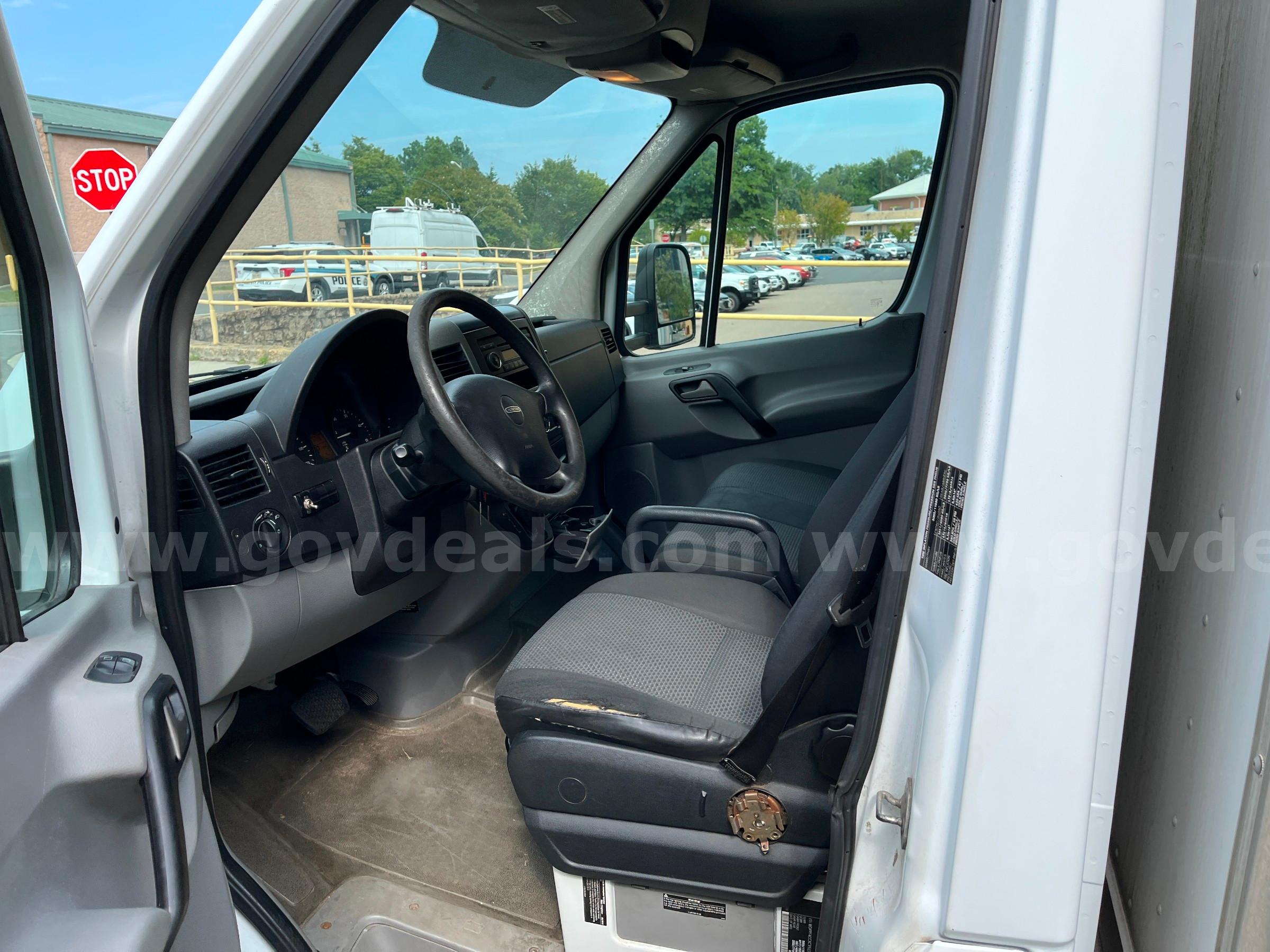 2012 Freightliner Sprinter Box Truck Freightliner Sprinter Government Surplus Auction - Photo #5