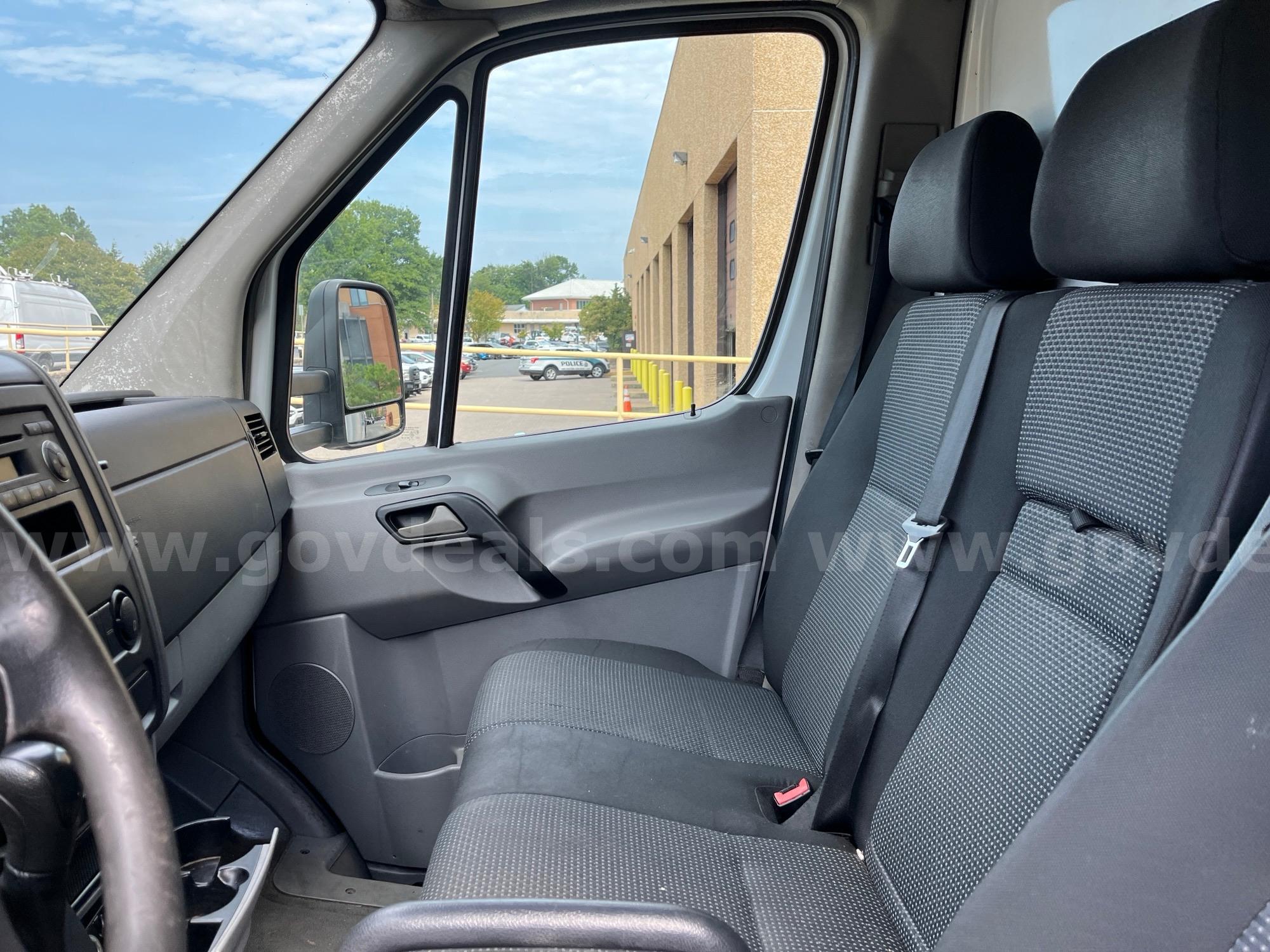 2012 Freightliner Sprinter Box Truck Freightliner Sprinter Government Surplus Auction - Photo #6