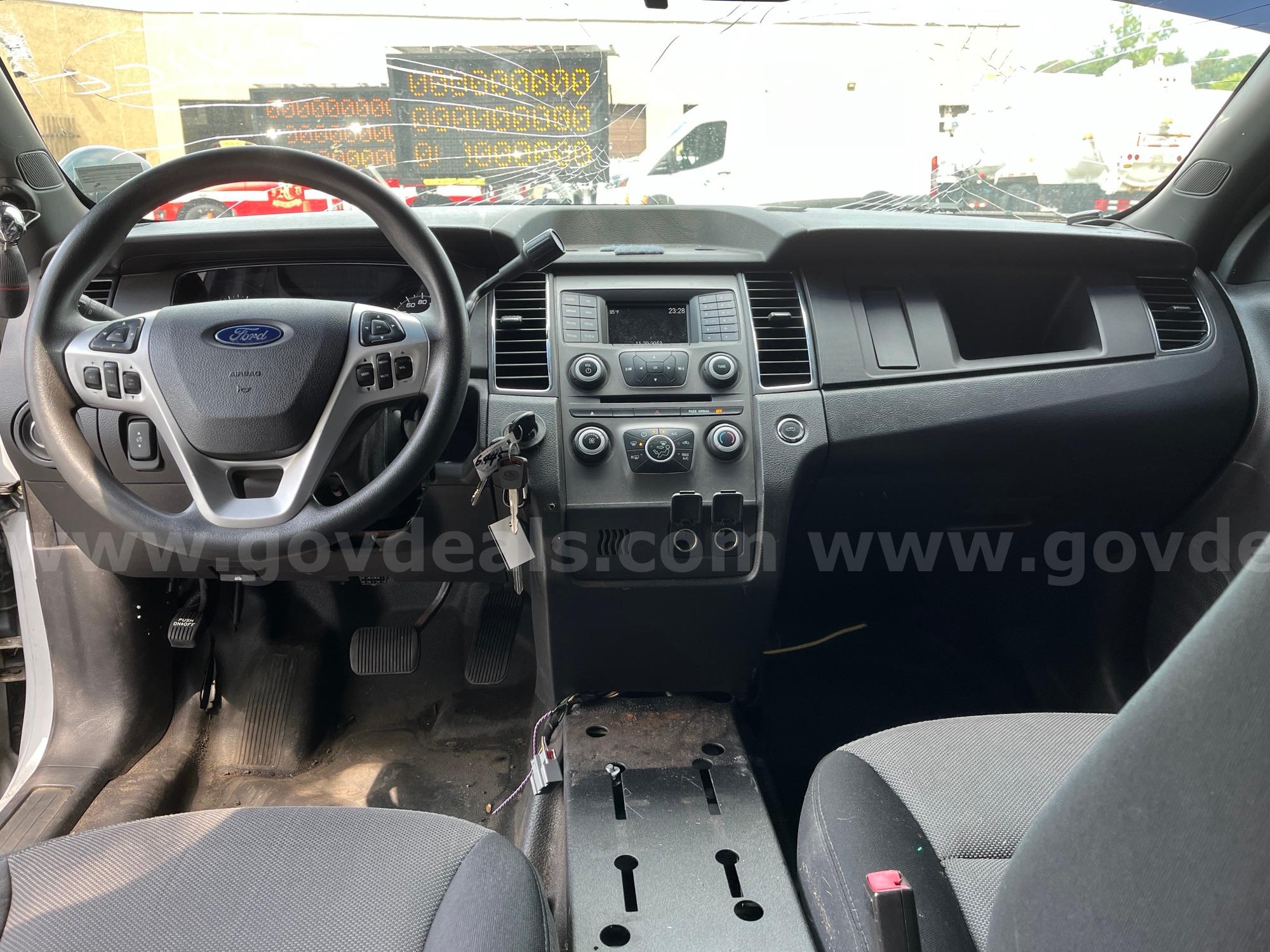 2014 Ford Taurus - Interceptor Sedan Ford Taurus Government Surplus Auction - Photo #5