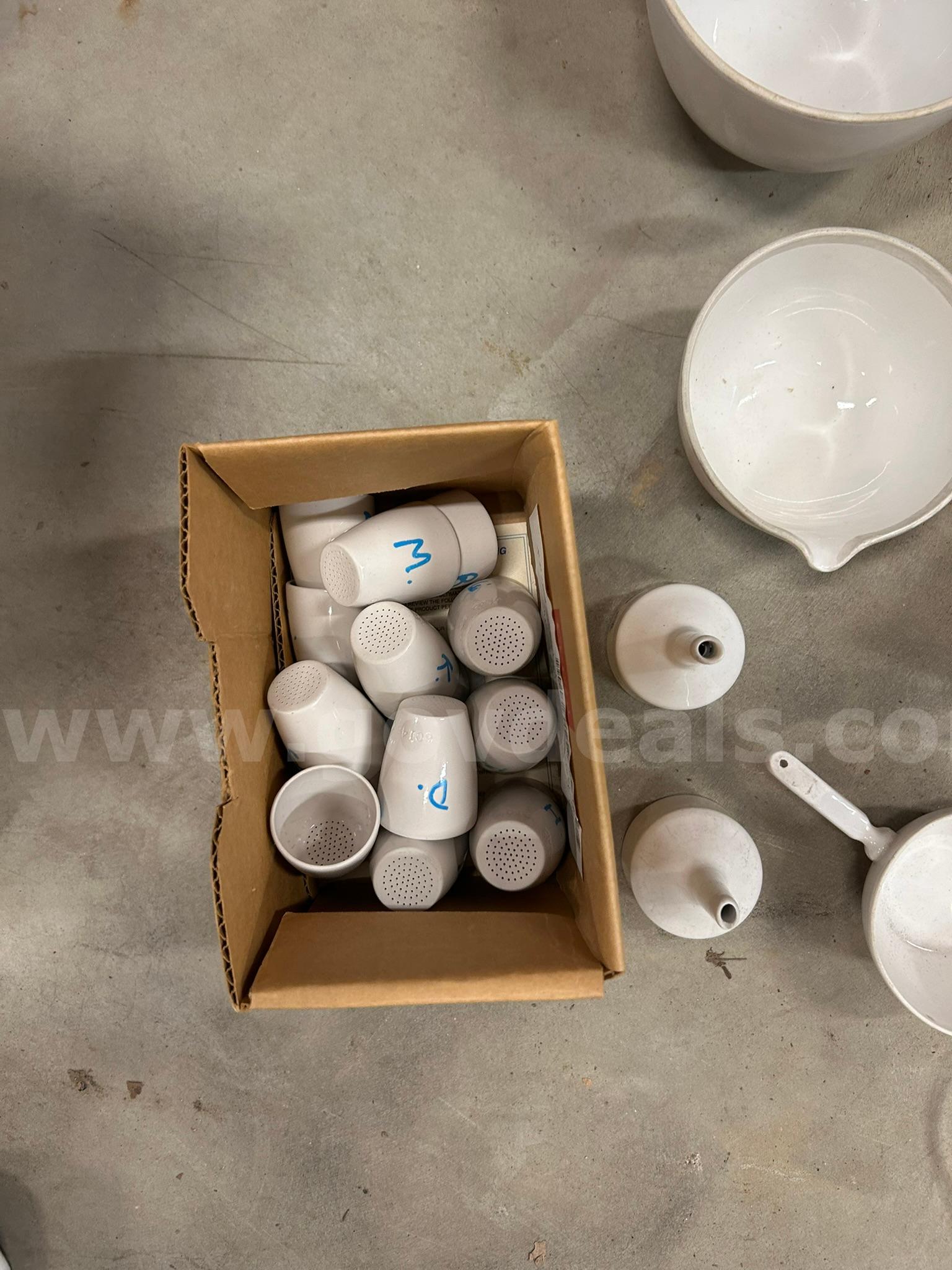 Lot of Porcelain Dishes   Government Surplus Auction - Photo #2