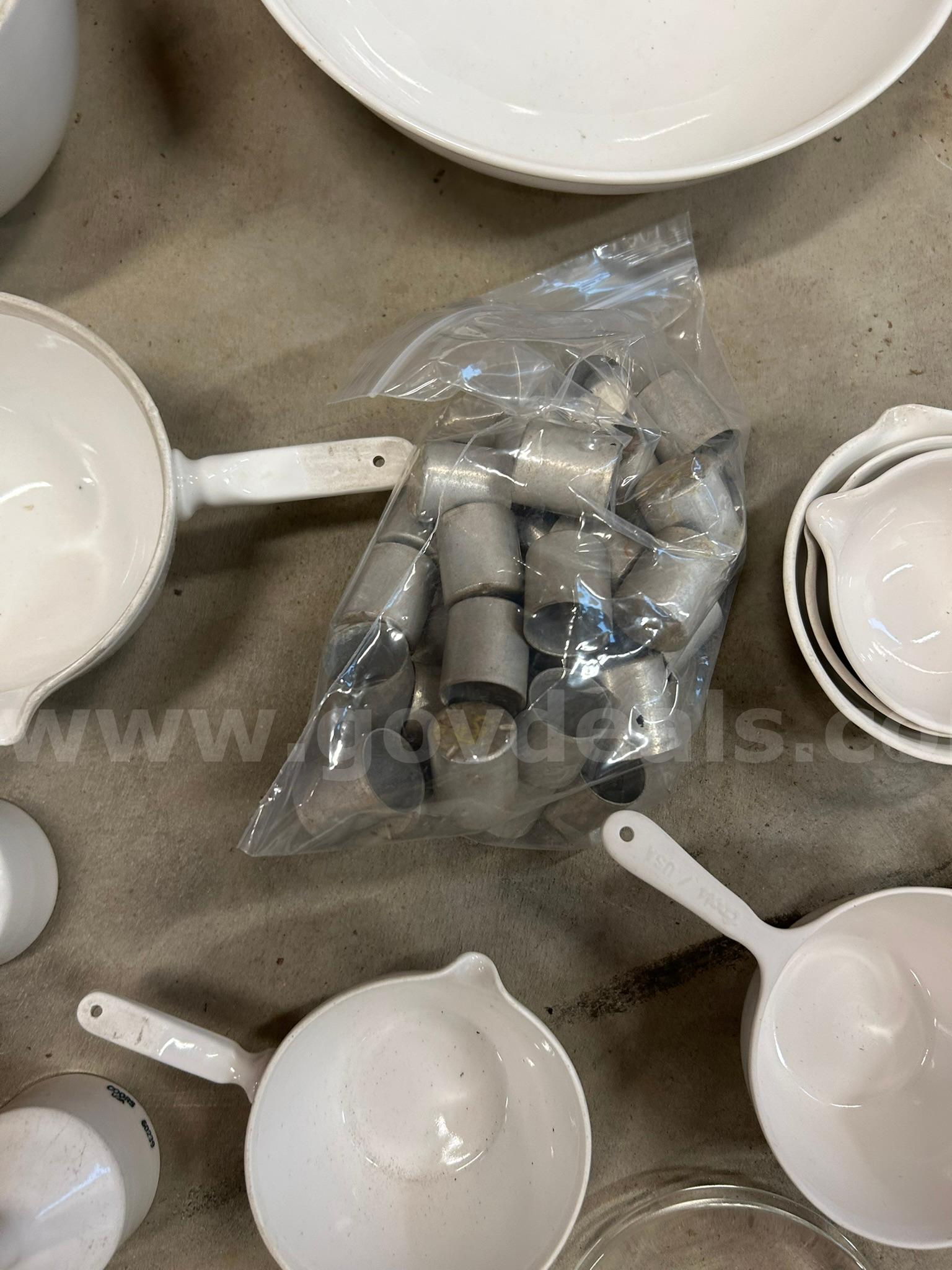 Lot of Porcelain Dishes   Government Surplus Auction - Photo #3