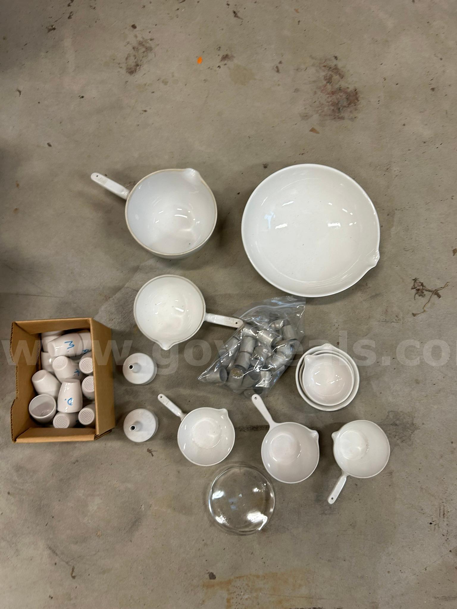 Lot of Porcelain Dishes   Government Surplus Auction - Photo #4