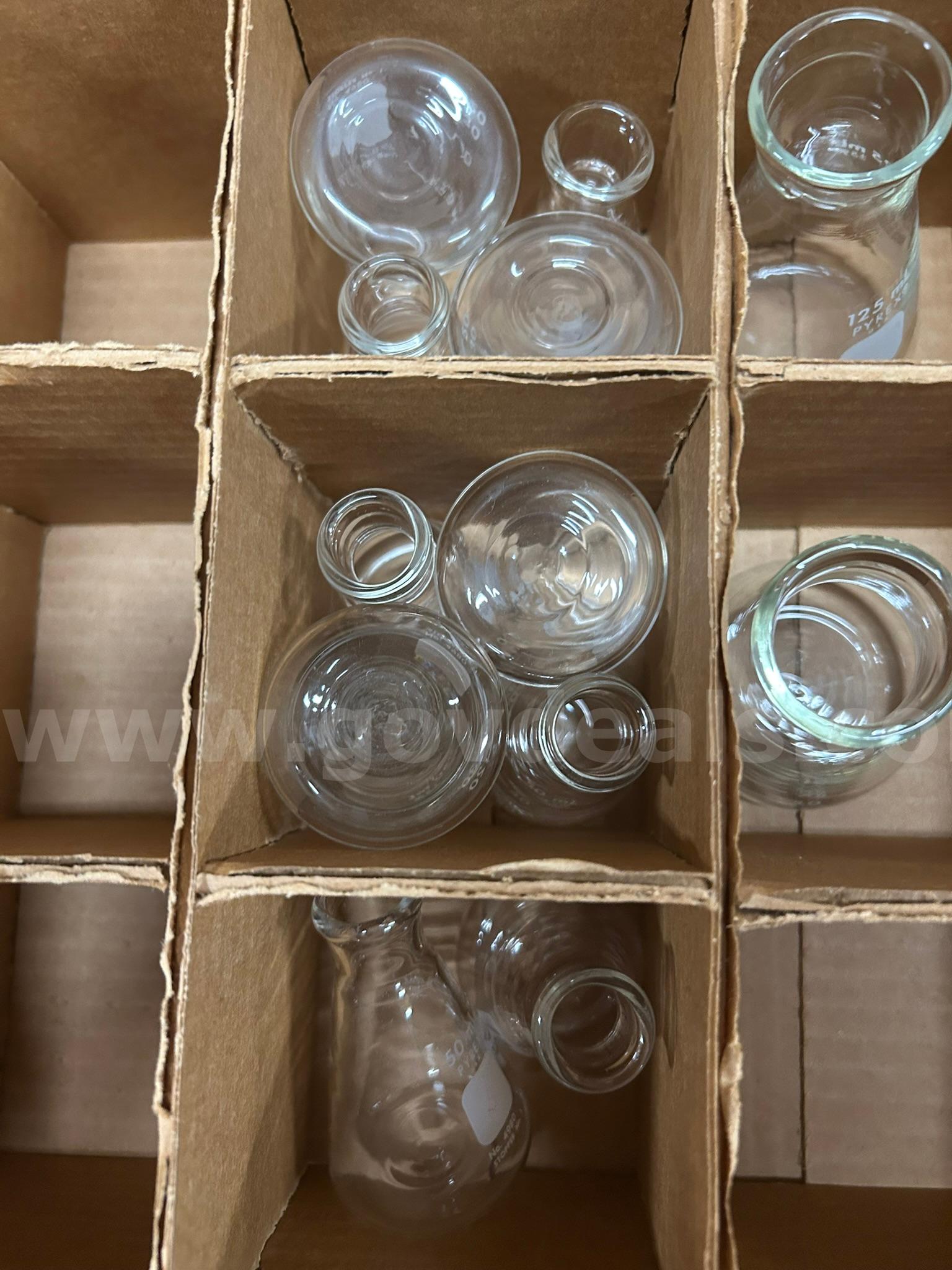 Lot of Beakers   Government Surplus Auction - Photo #4